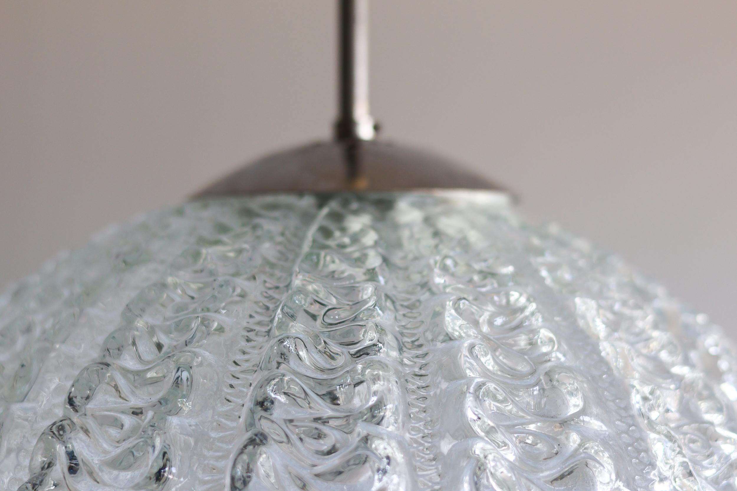 Colgante Doria Globo de Cristal Moderno de Mitad de Siglo en venta 1