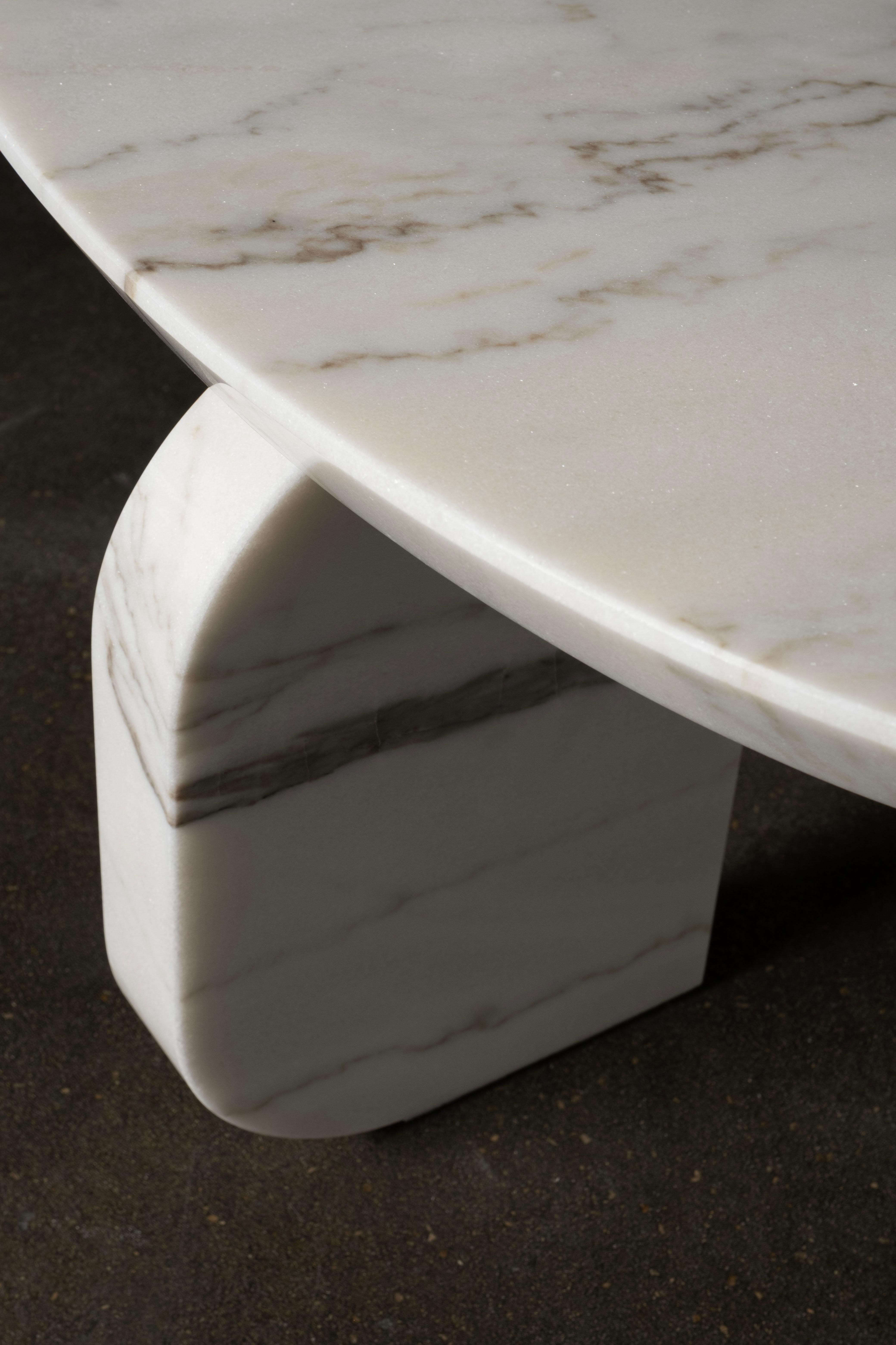 Table basse moderne du milieu du siècle Dornes, Calacatta polie, faite à la main Greenapple Neuf - En vente à Lisboa, PT