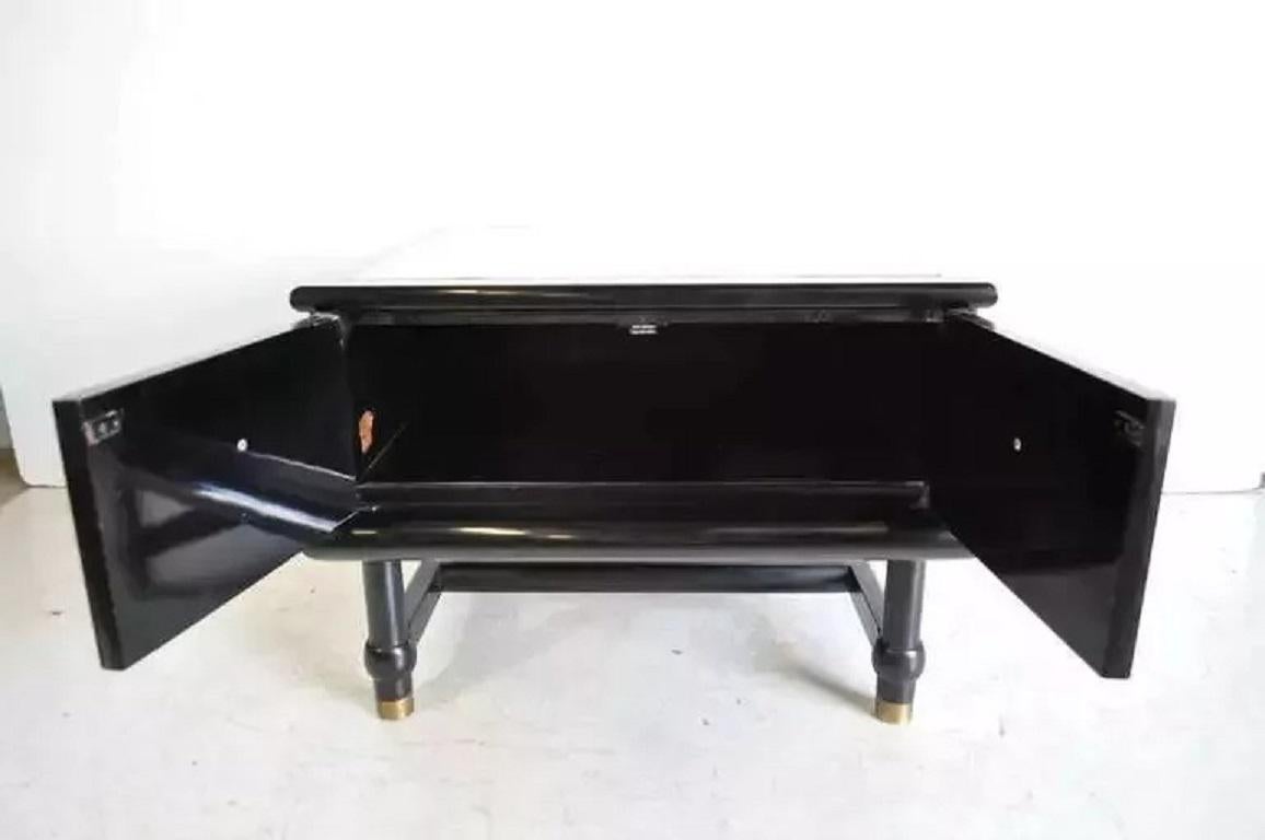 Table d'appoint noire de style Dorothy Draper mi-siècle moderne avec plateau en onyx Bon état - En vente à Philadelphia, PA
