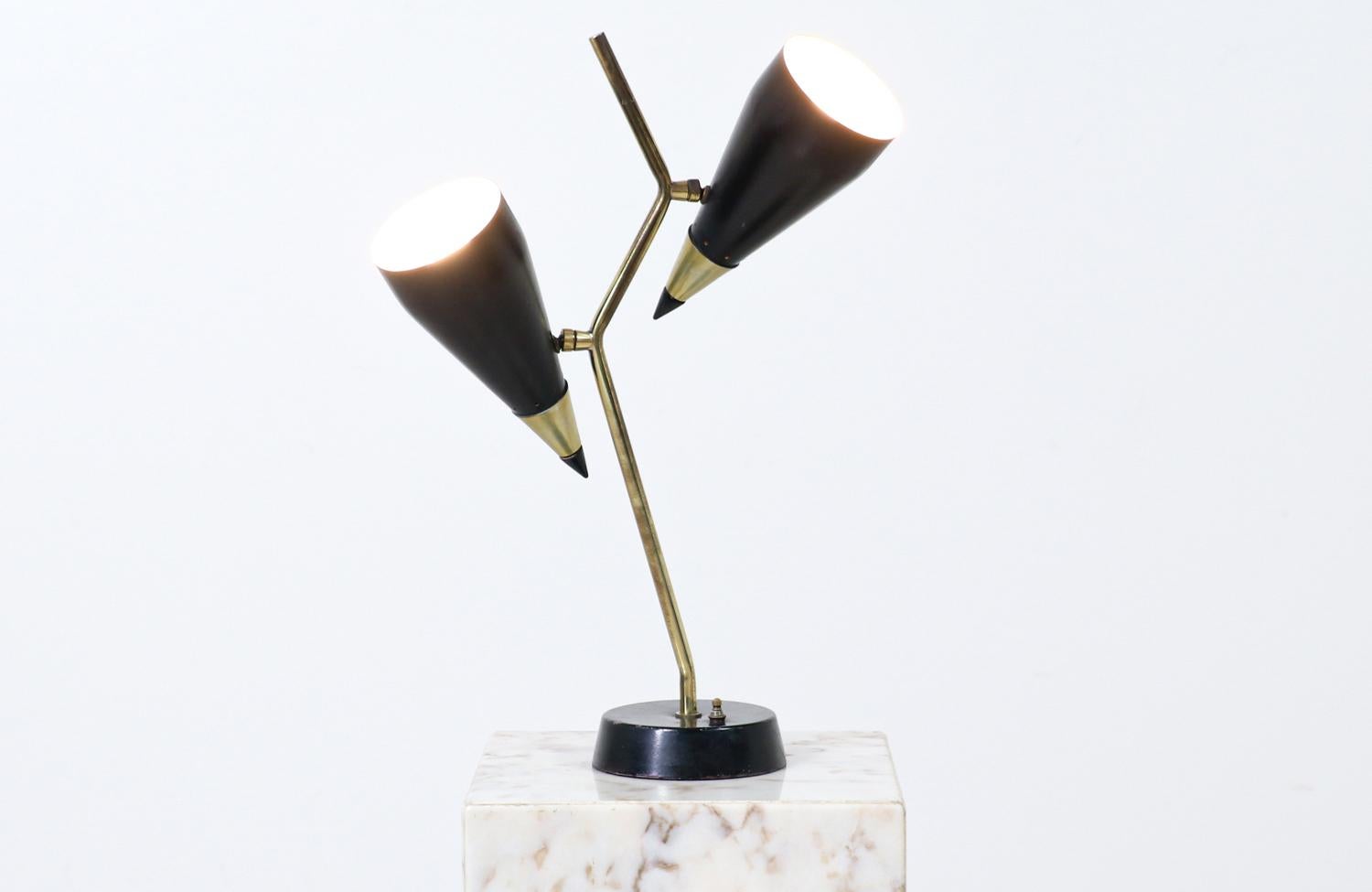 American Mid-Century Modern Double-Cone Articulating Brass Table Lamp For Sale