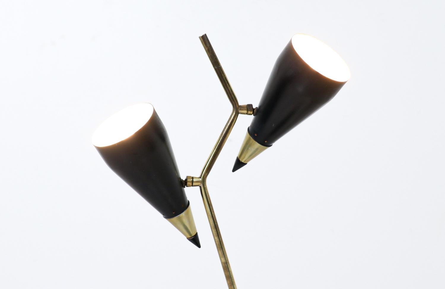 Painted Mid-Century Modern Double-Cone Articulating Brass Table Lamp For Sale
