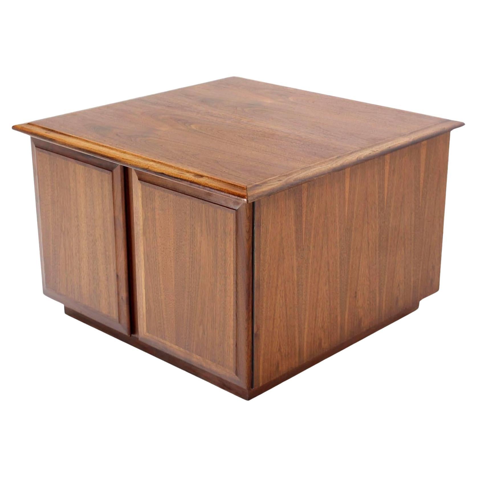 Mid Century Modern Double Door Cabinet Cube Shape Walnut End Side Lamp Table  For Sale