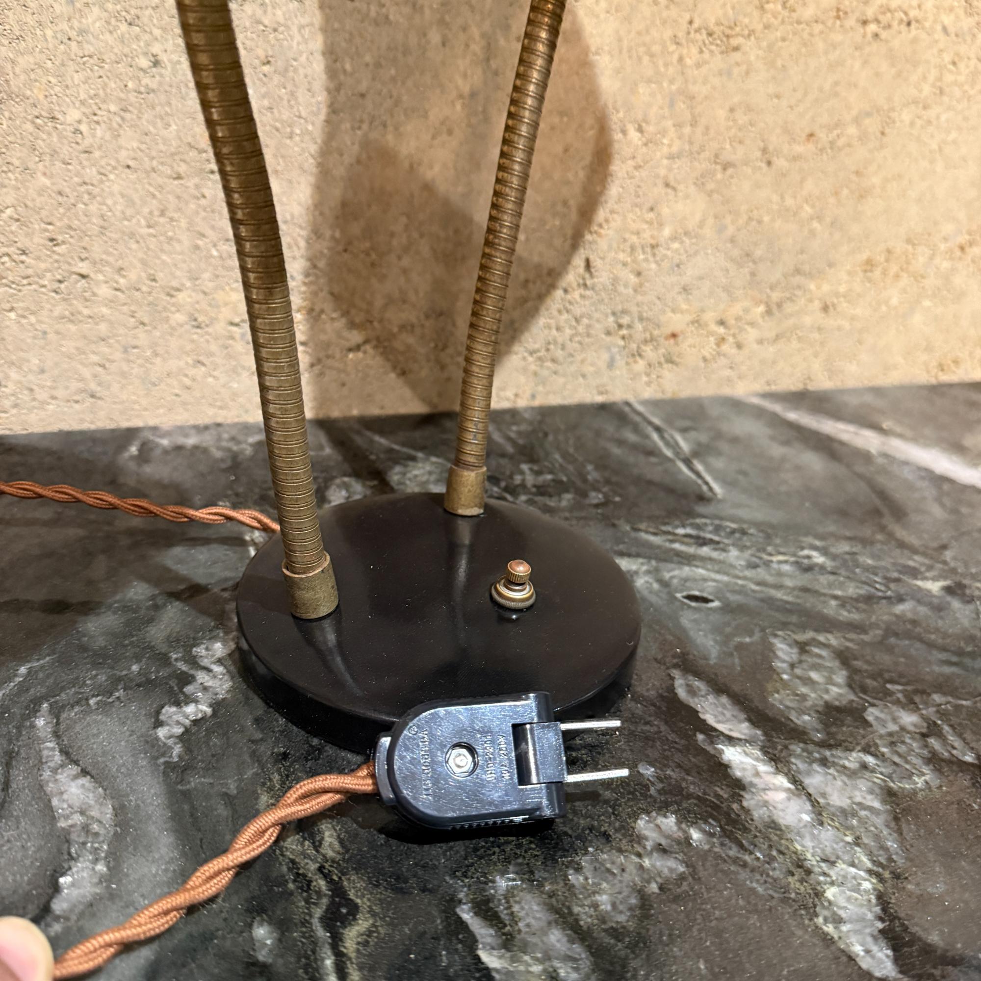 American Mid-Century Modern Double-Headed Desk Lamp Lightolier Style For Sale