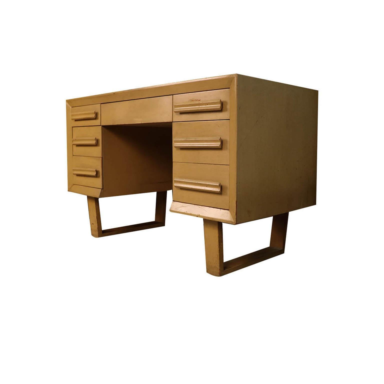 Mid-Century Modern Double Pedestal Desk In Good Condition For Sale In Baltimore, MD