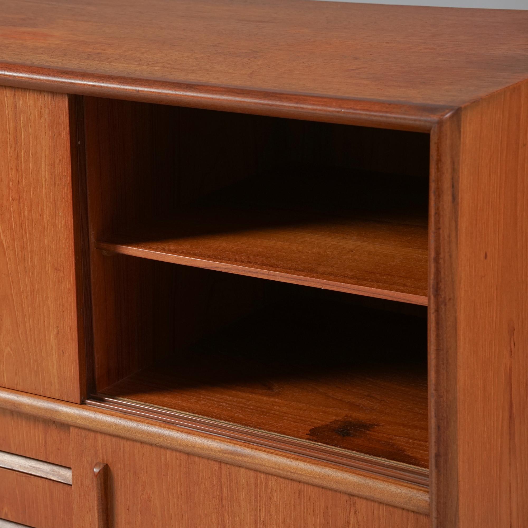 Mid-Century Modern Double Sideboard, Denmark, 1960s (Eichenholz) im Angebot