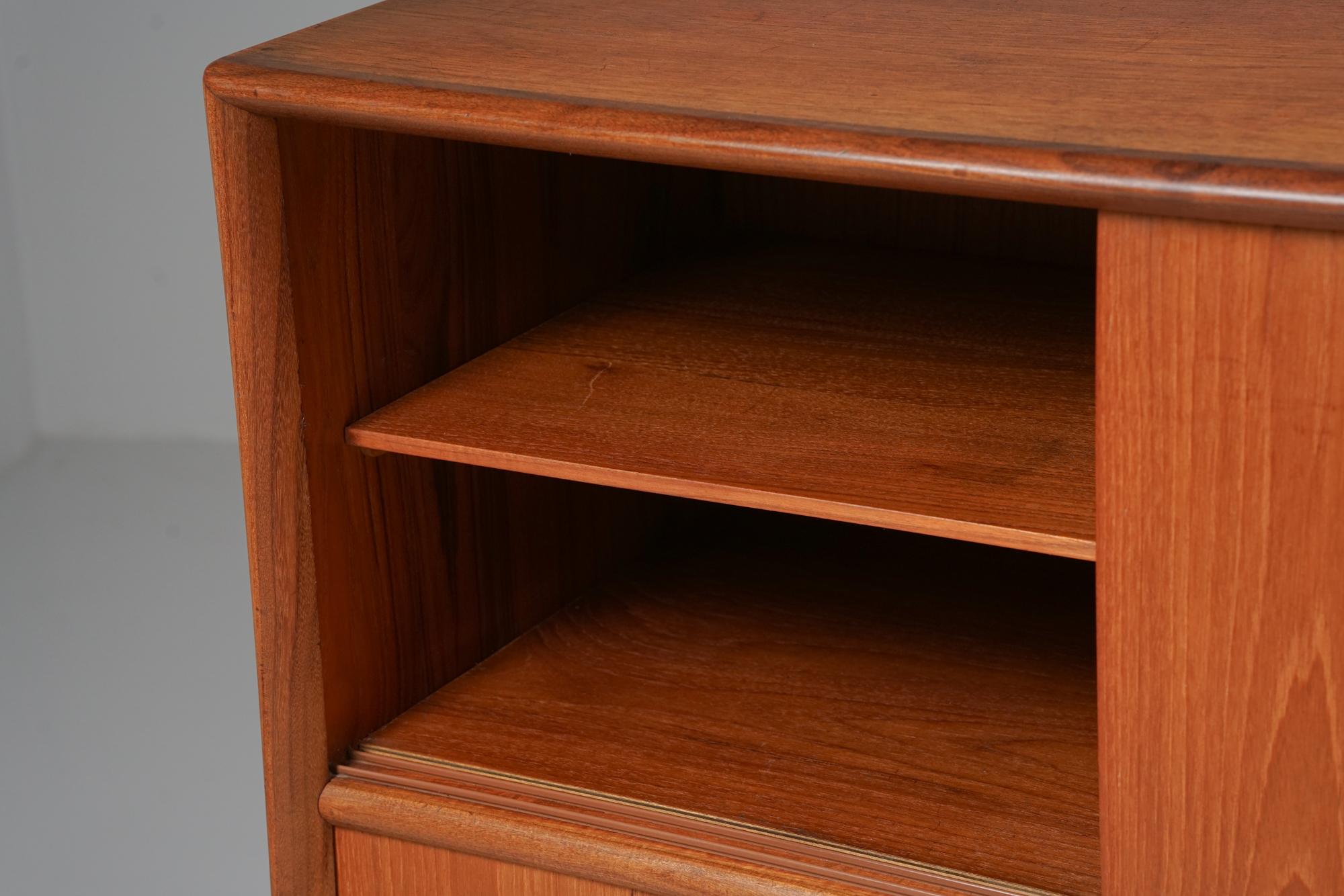 Mid-Century Modern Double Sideboard, Denmark, 1960s im Angebot 1