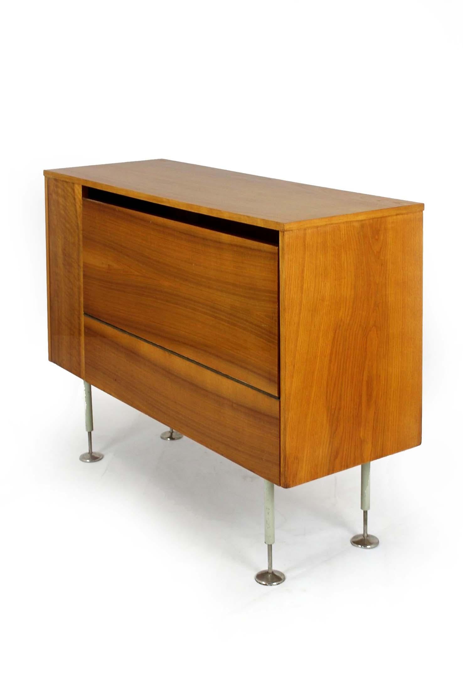 Mid-Century Modern Doppelseitiges Sideboard von Jitona, 1960er Jahre im Angebot 9