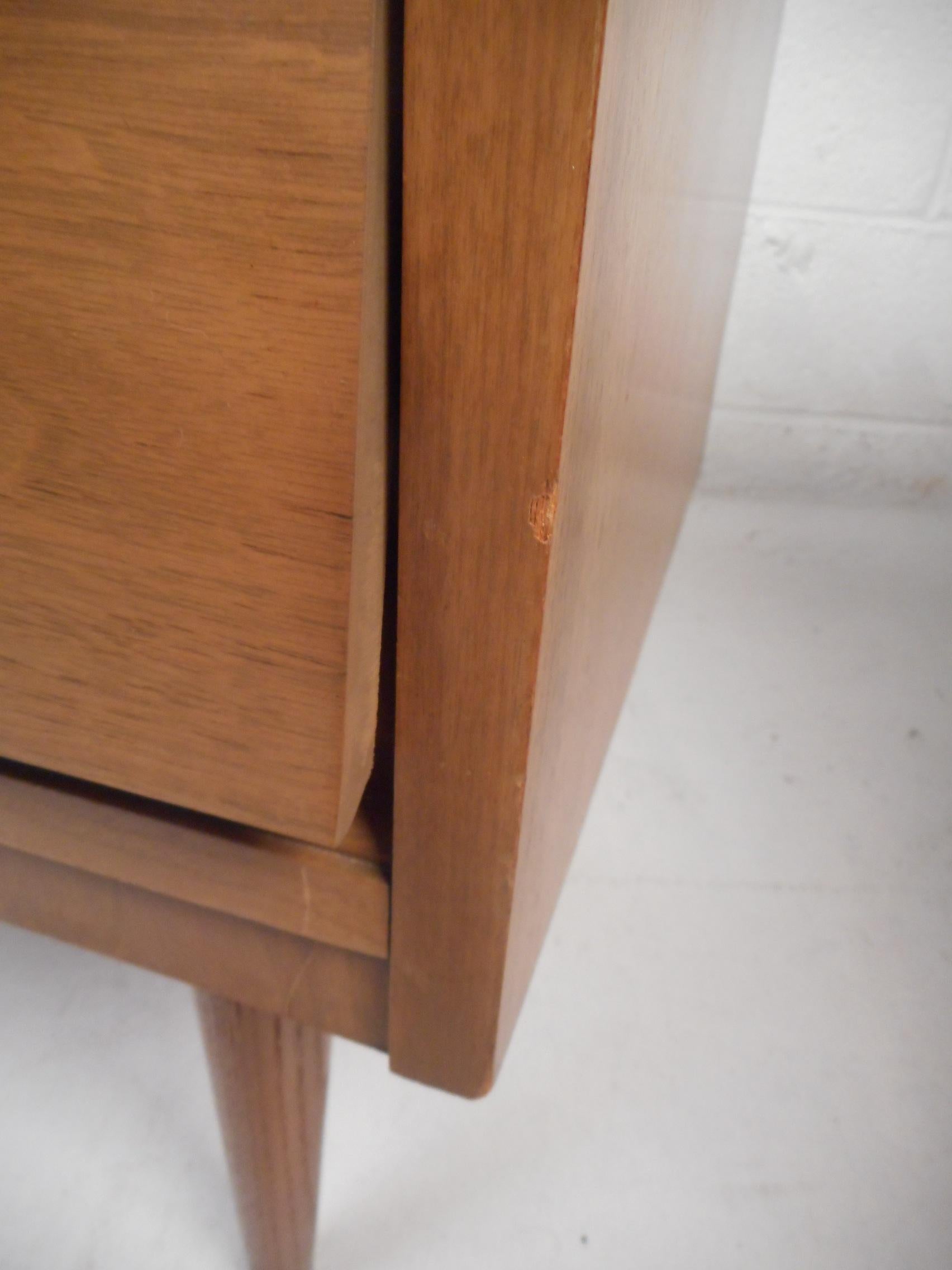 Mid-Century Modern Dresser and Nightstands by Dixie Furniture 7