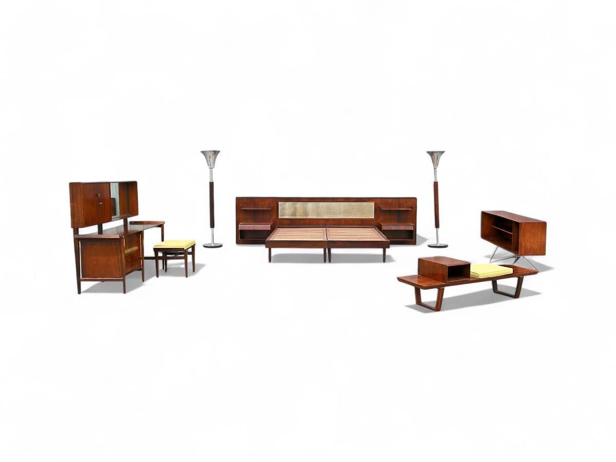Mid-Century Modern Dresser and Stool in Hardwood, by Carlo Hauner, Brazil For Sale 3