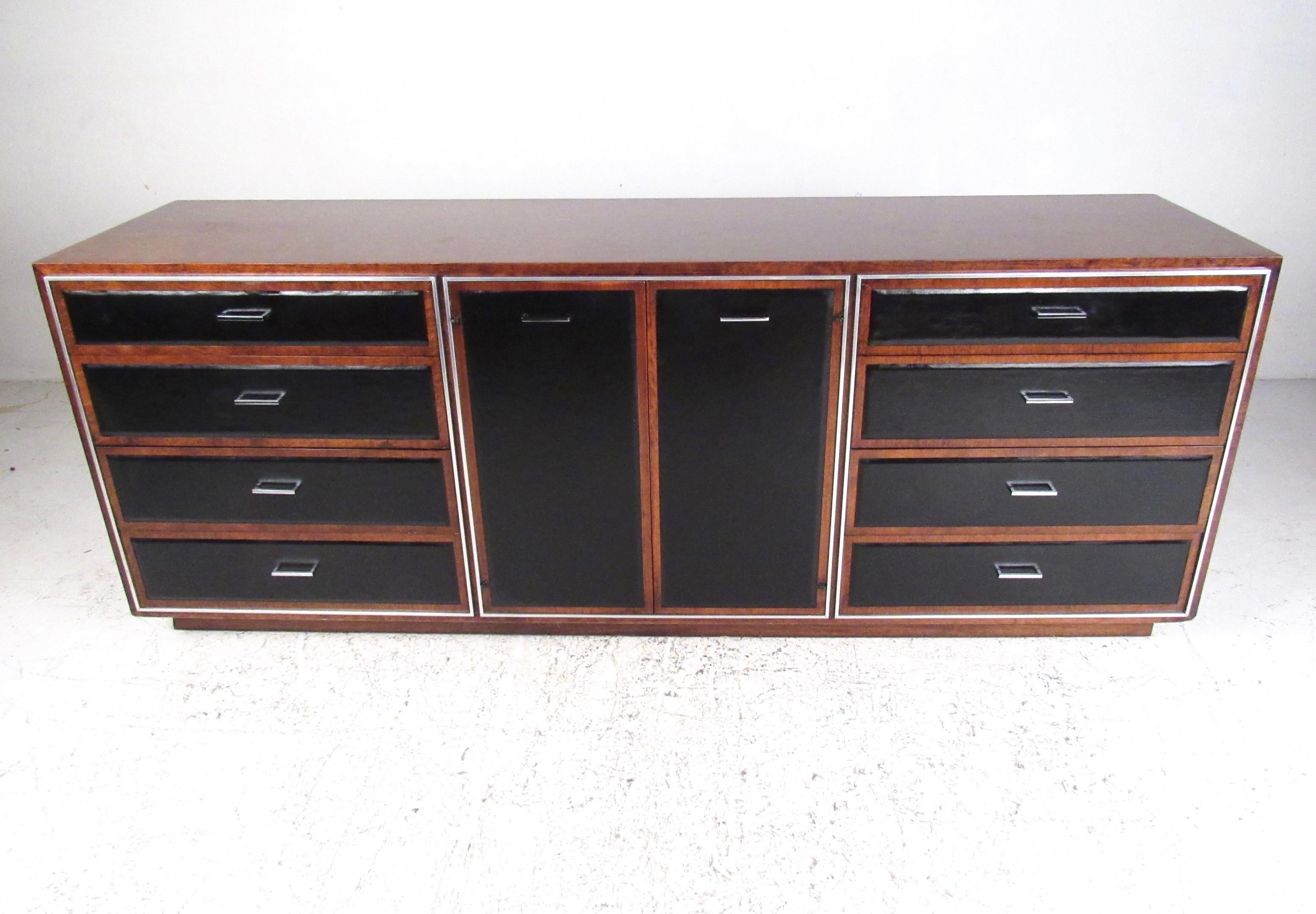 Mid-Century Modern Dresser by John Stuart In Good Condition For Sale In Brooklyn, NY