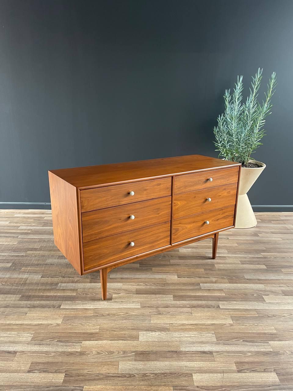 American Newly Refinished - Mid-Century Modern Dresser by Kipp Stewart for Drexel For Sale