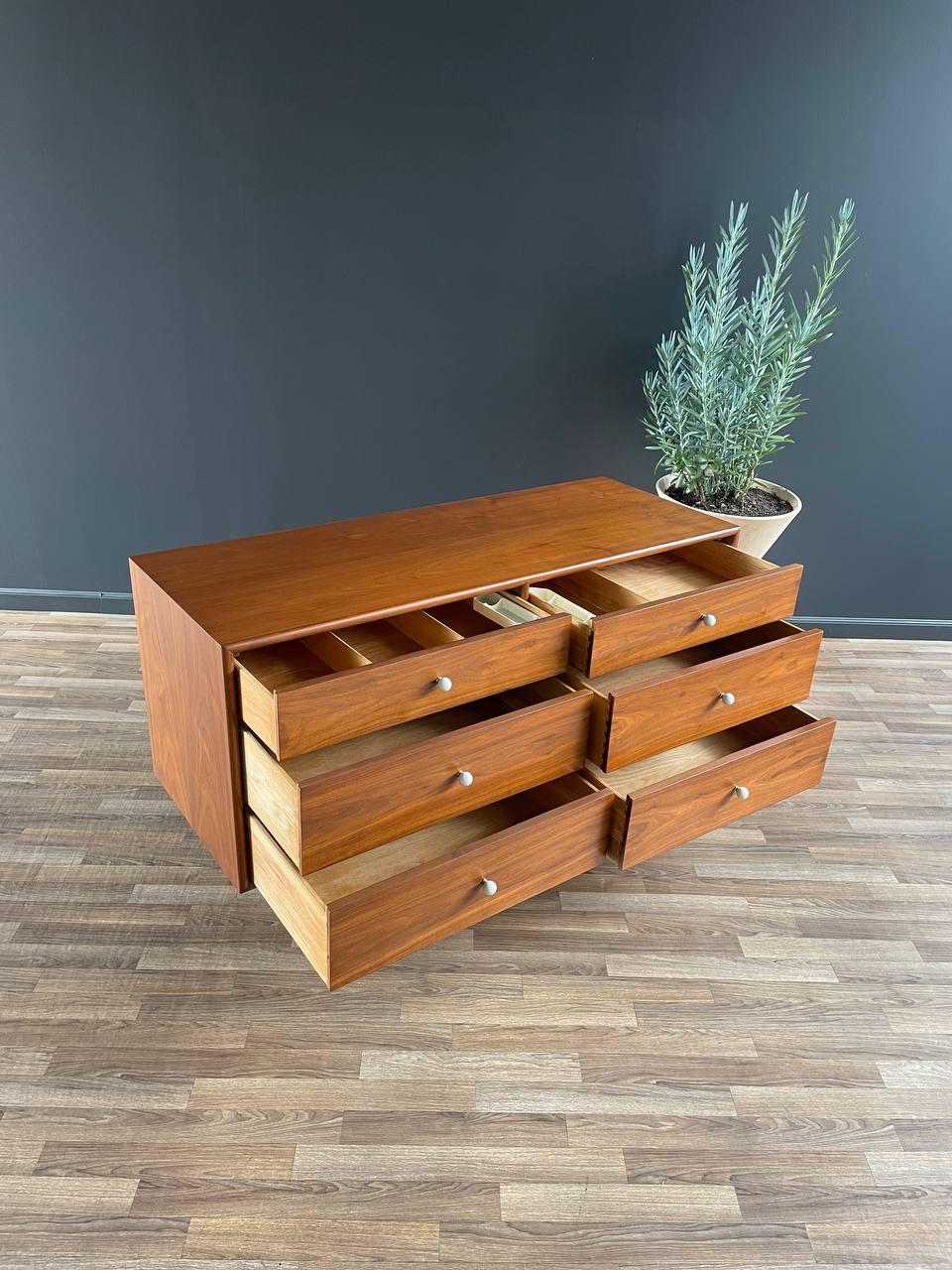 Newly Refinished - Mid-Century Modern Dresser by Kipp Stewart for Drexel In Excellent Condition For Sale In Los Angeles, CA