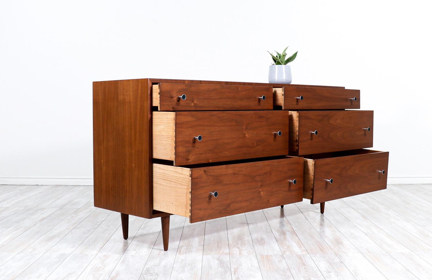 Mid-Century Modern Dresser by Kipp Stewart and Stewart MacDougall In Excellent Condition For Sale In Los Angeles, CA