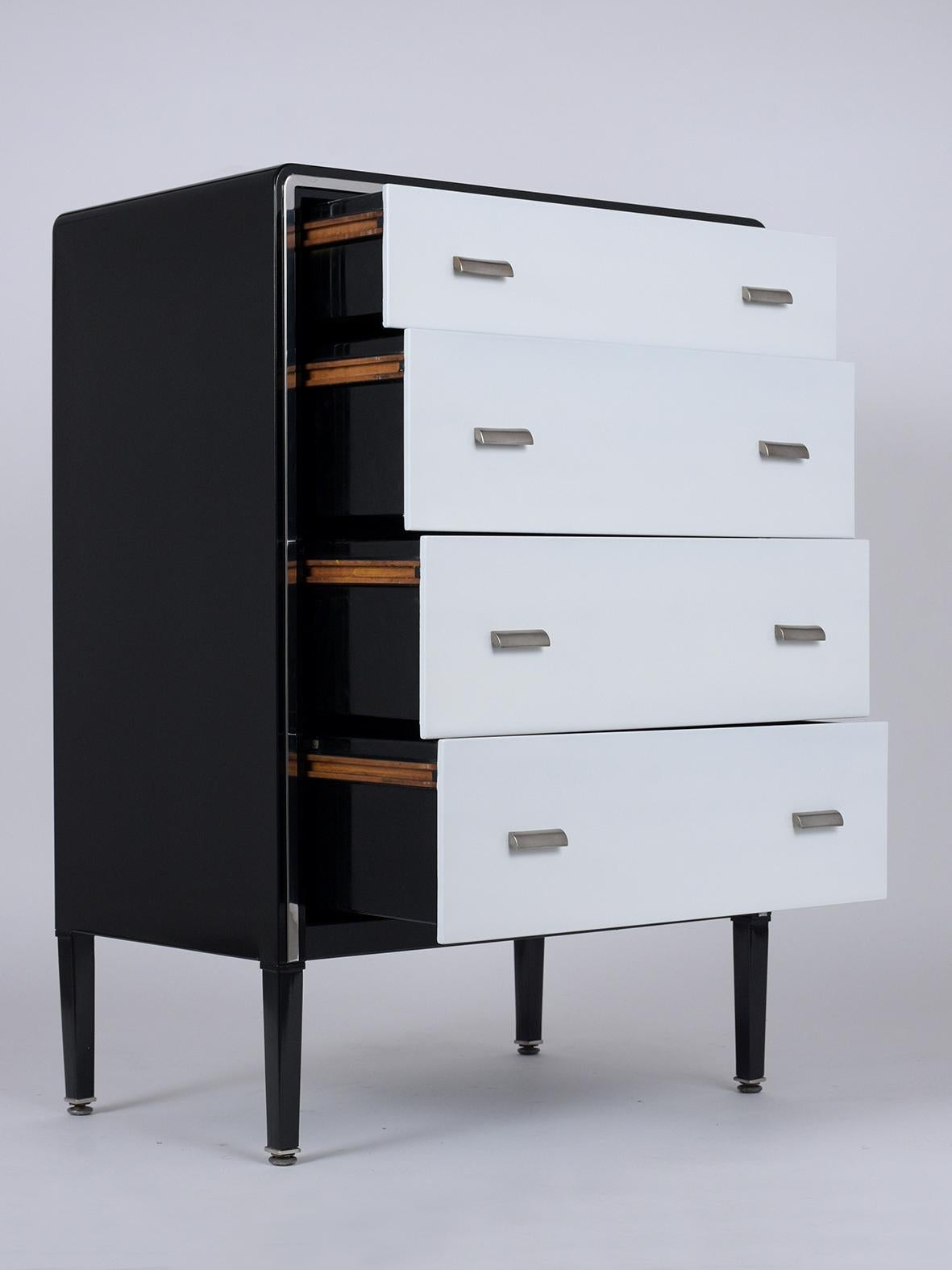 1960's Mid-Century Modern Lacquered Chest of Drawers In Good Condition In Los Angeles, CA