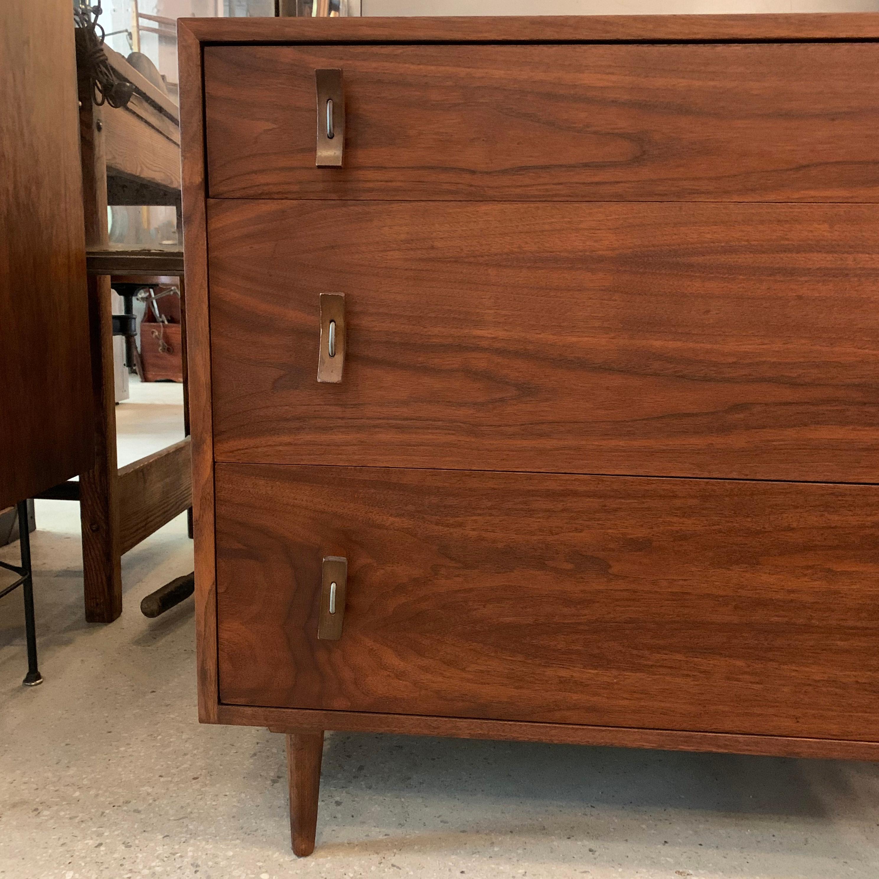 Mid-Century Modern Dresser by Stanley Young for Glenn of California In Good Condition In Brooklyn, NY