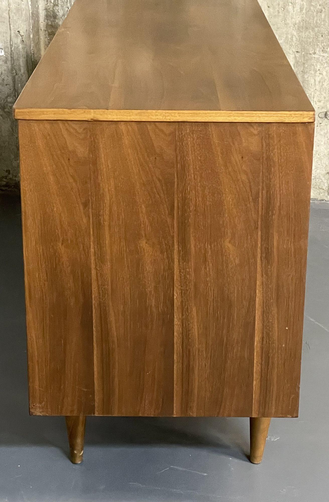 Mid-Century Modern Dresser, Chest or Sideboard, Walnut For Sale 2