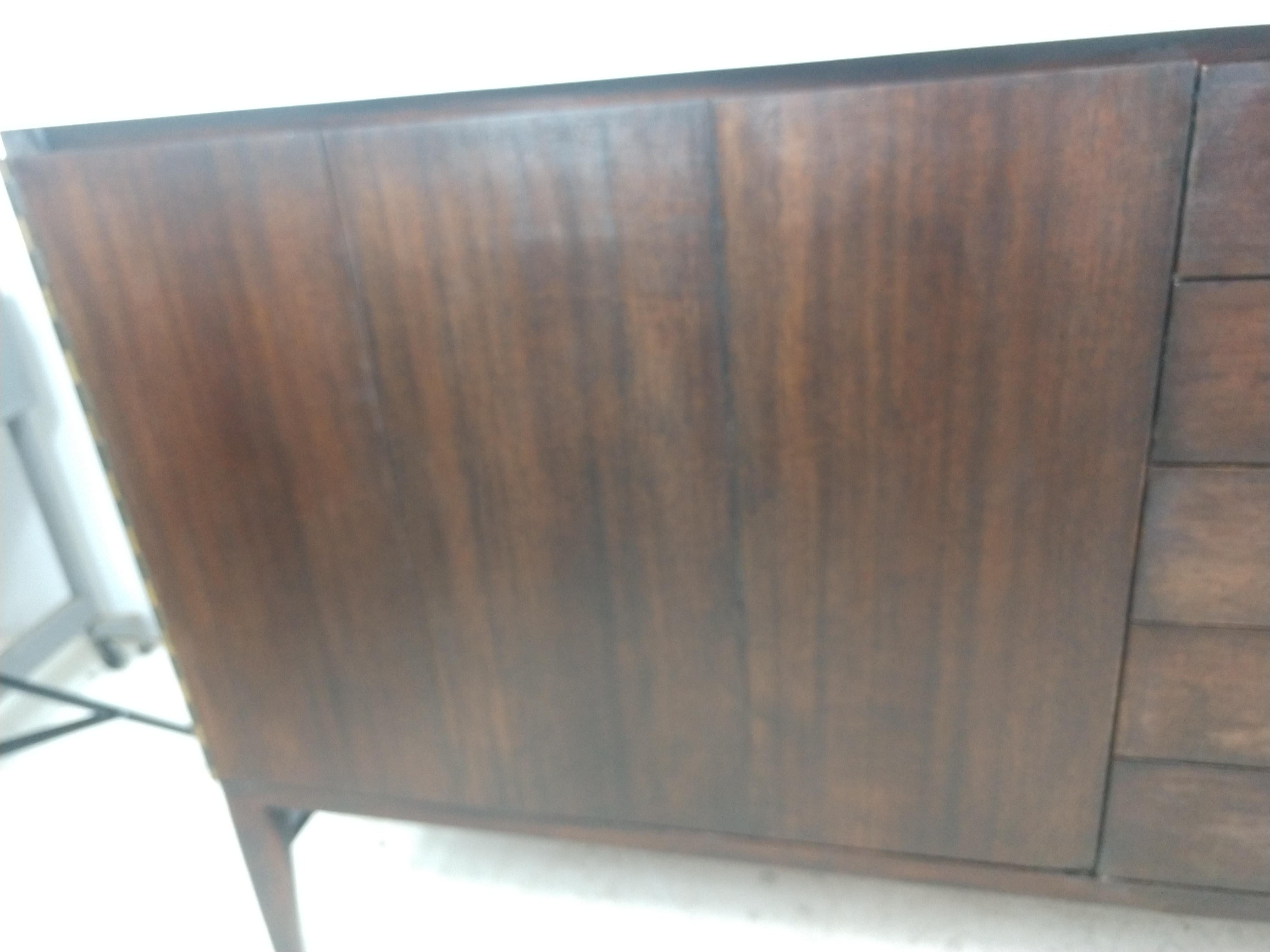 Mid-Century Modern Mahogany w Glass Dresser Credenza by Paul McCobb for Calvin  For Sale 2