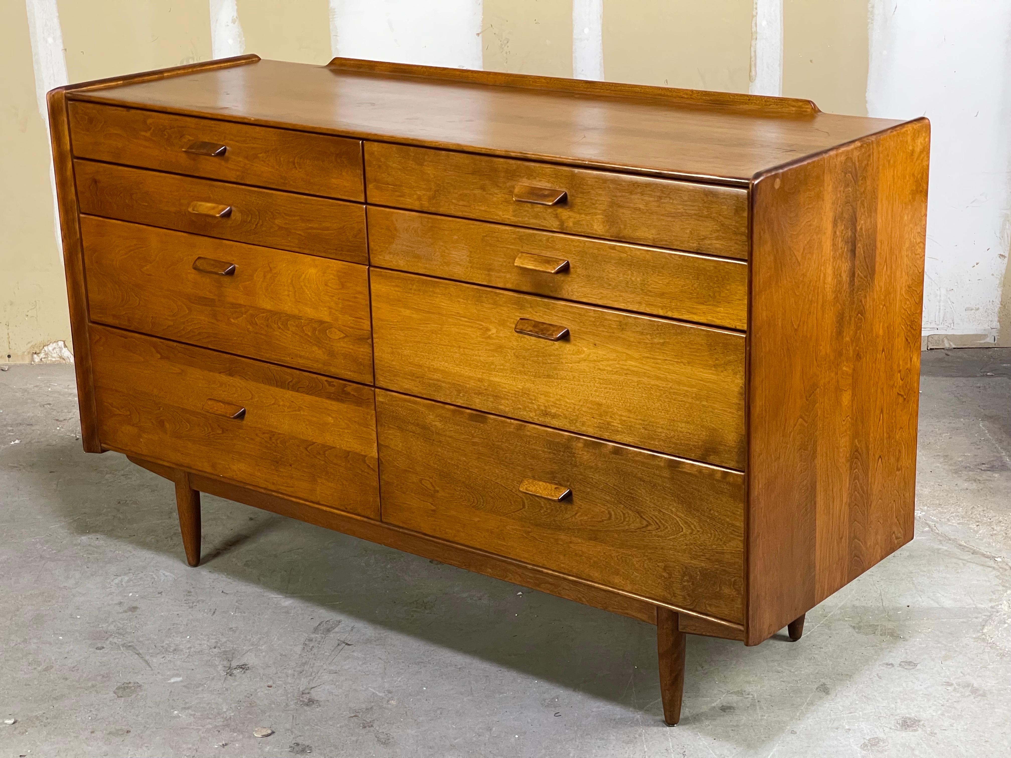 Mid-Century Modern Dresser in Solid Maple by Leslie Diamond for Conant Ball 10
