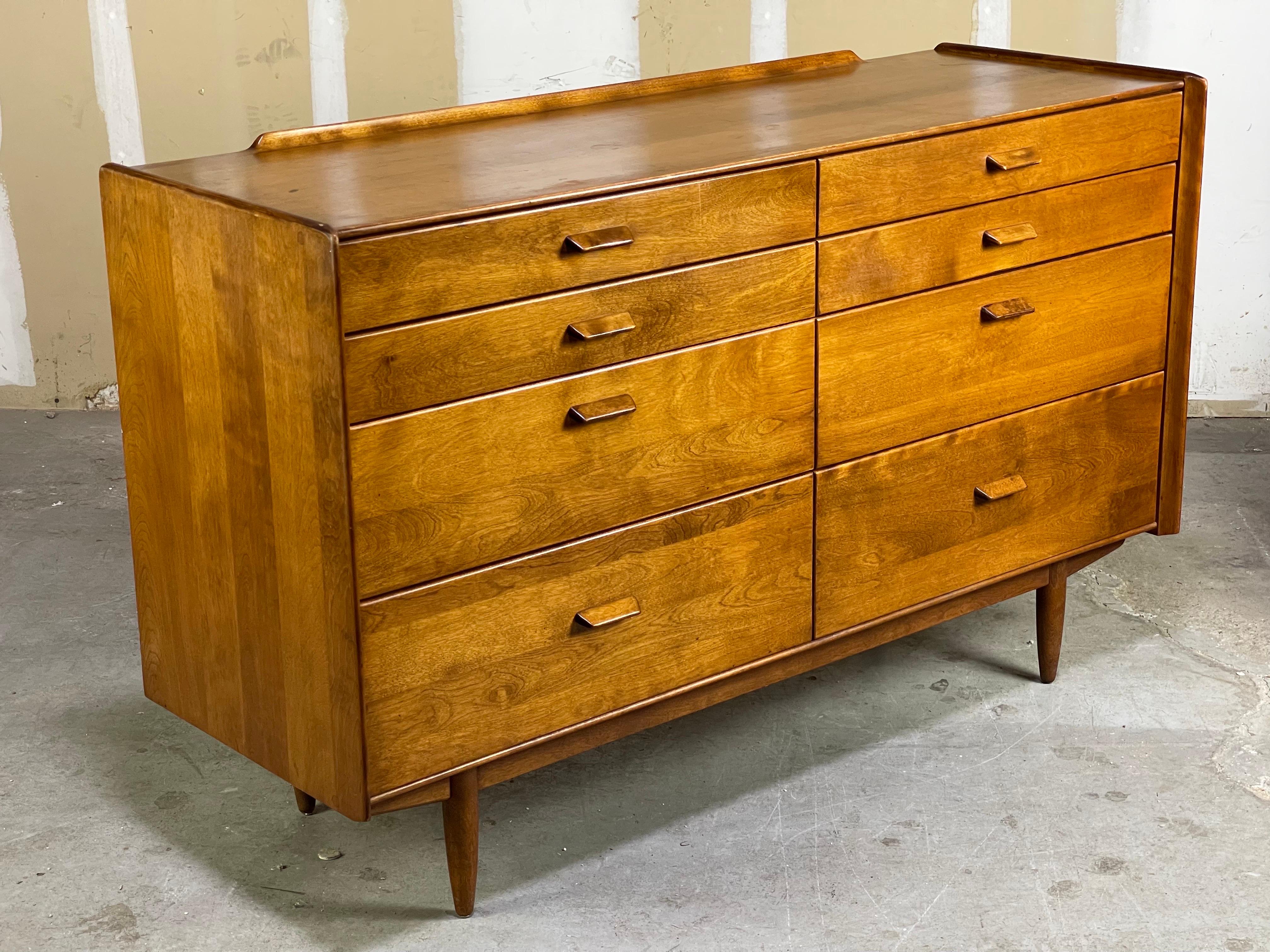 Mid-Century Modern Dresser in Solid Maple by Leslie Diamond for Conant Ball 11