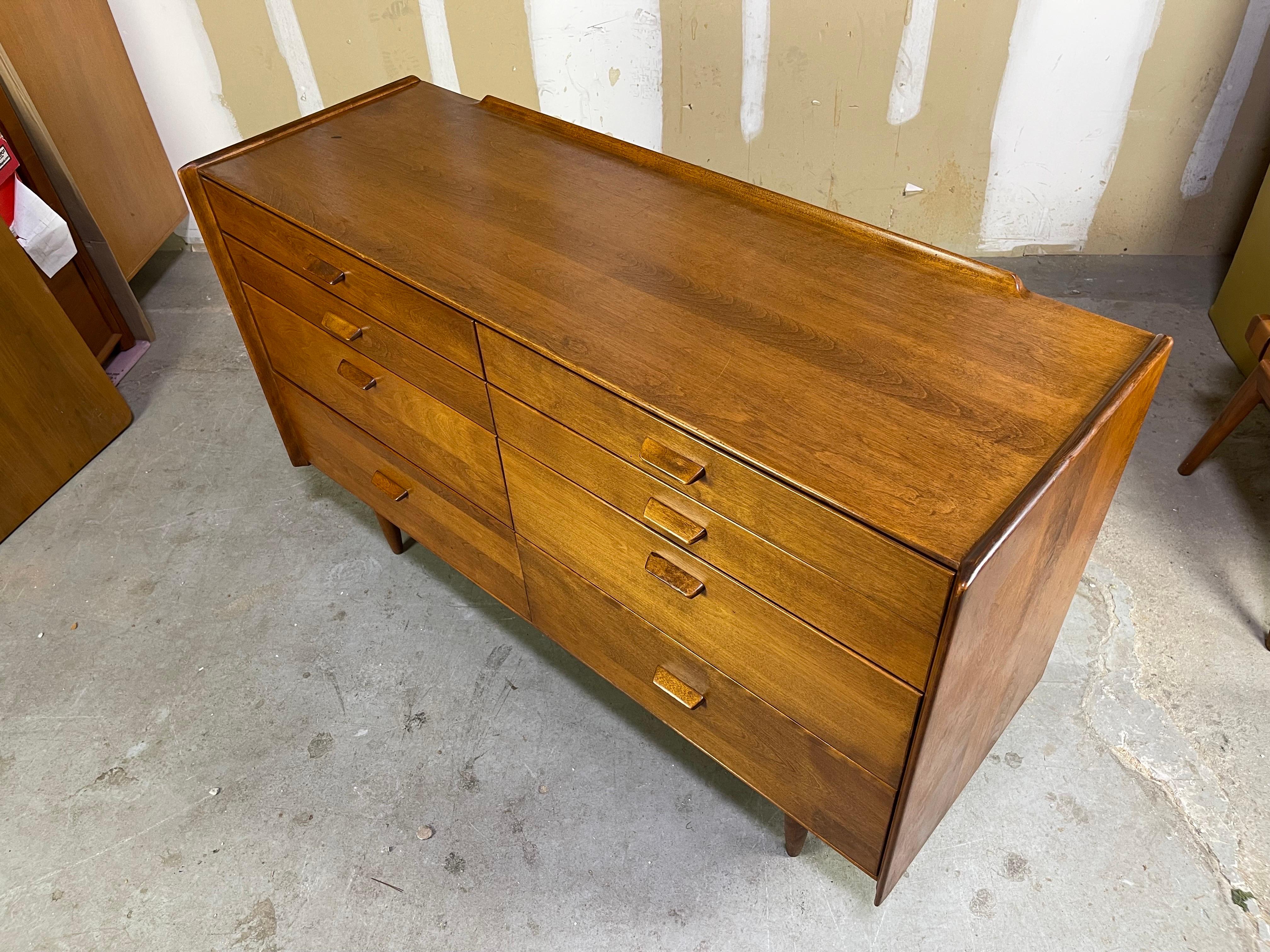 Mid-Century Modern Dresser in Solid Maple by Leslie Diamond for Conant Ball 12