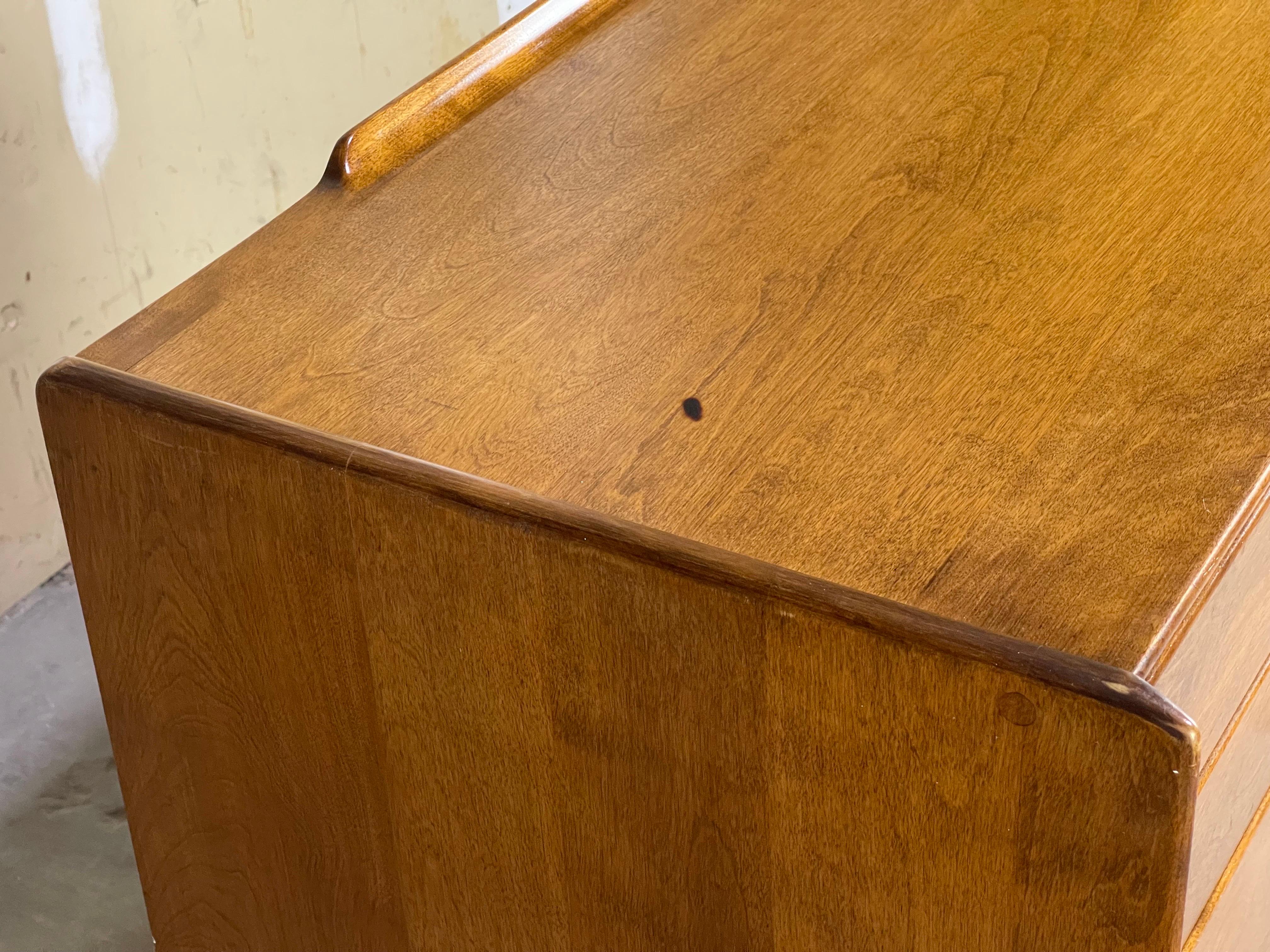Mid-Century Modern Dresser in Solid Maple by Leslie Diamond for Conant Ball 3