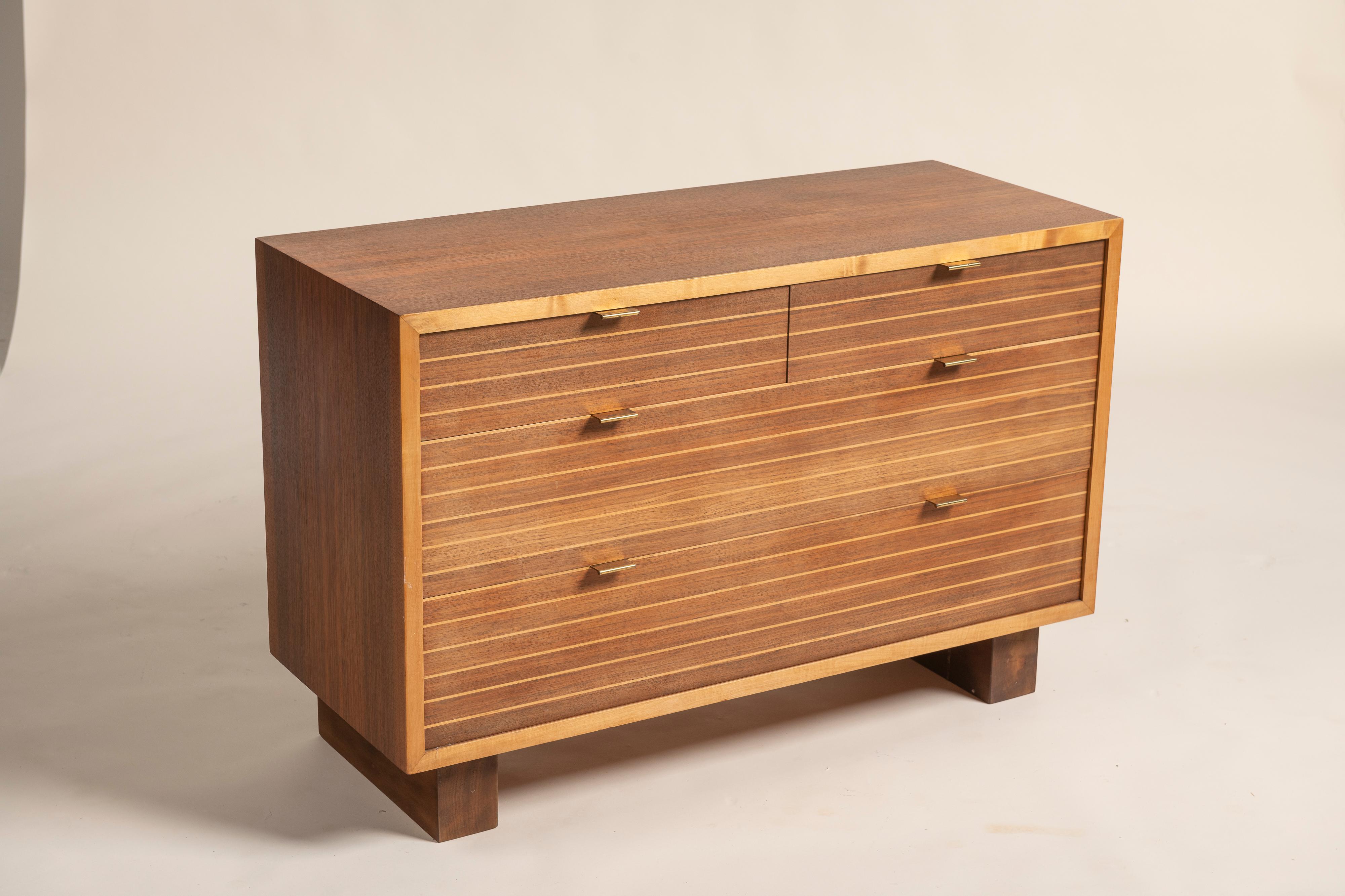 Mid-Century Modern Dresser of Scandinavian Design with Six Drawers In Good Condition For Sale In San Francisco, CA