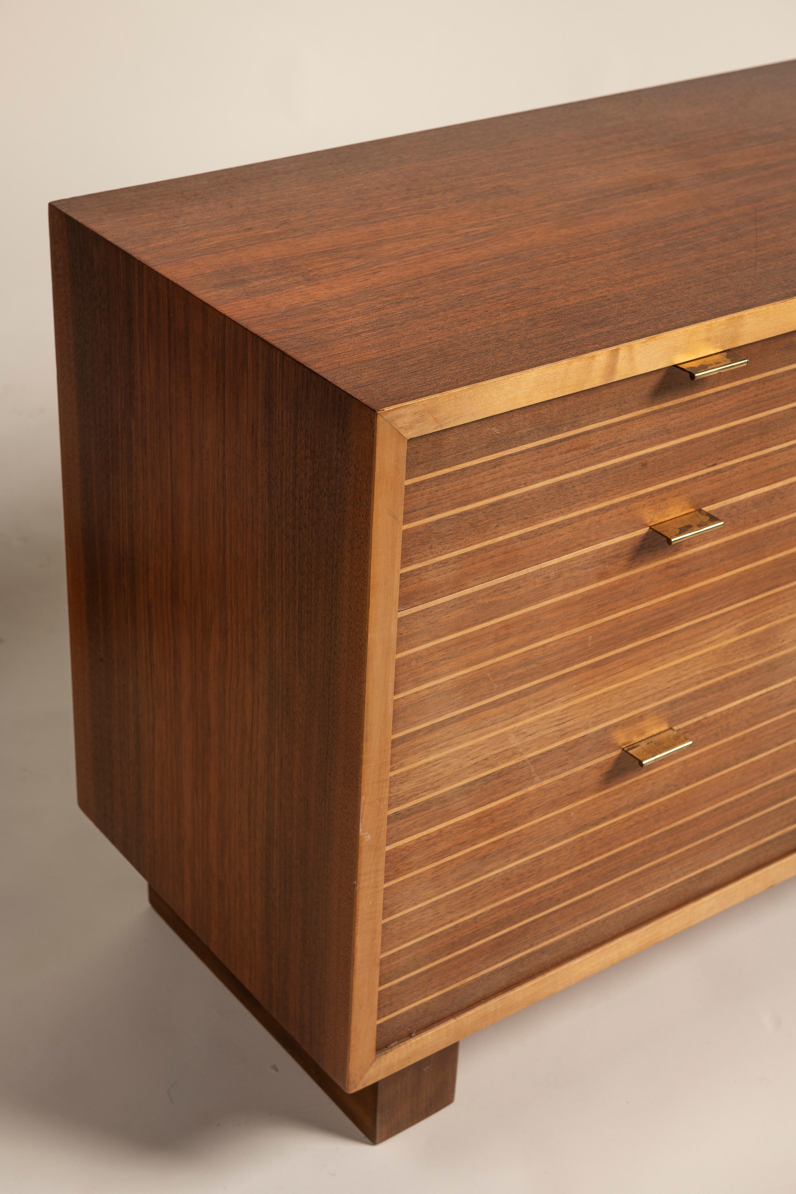 Mid-Century Modern Dresser of Scandinavian Design with Six Drawers For Sale 2