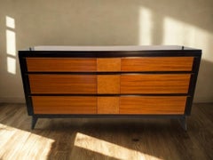 Moderne Kommode aus der Mitte des Jahrhunderts: RWAY 9-Schubladen-Credenza
