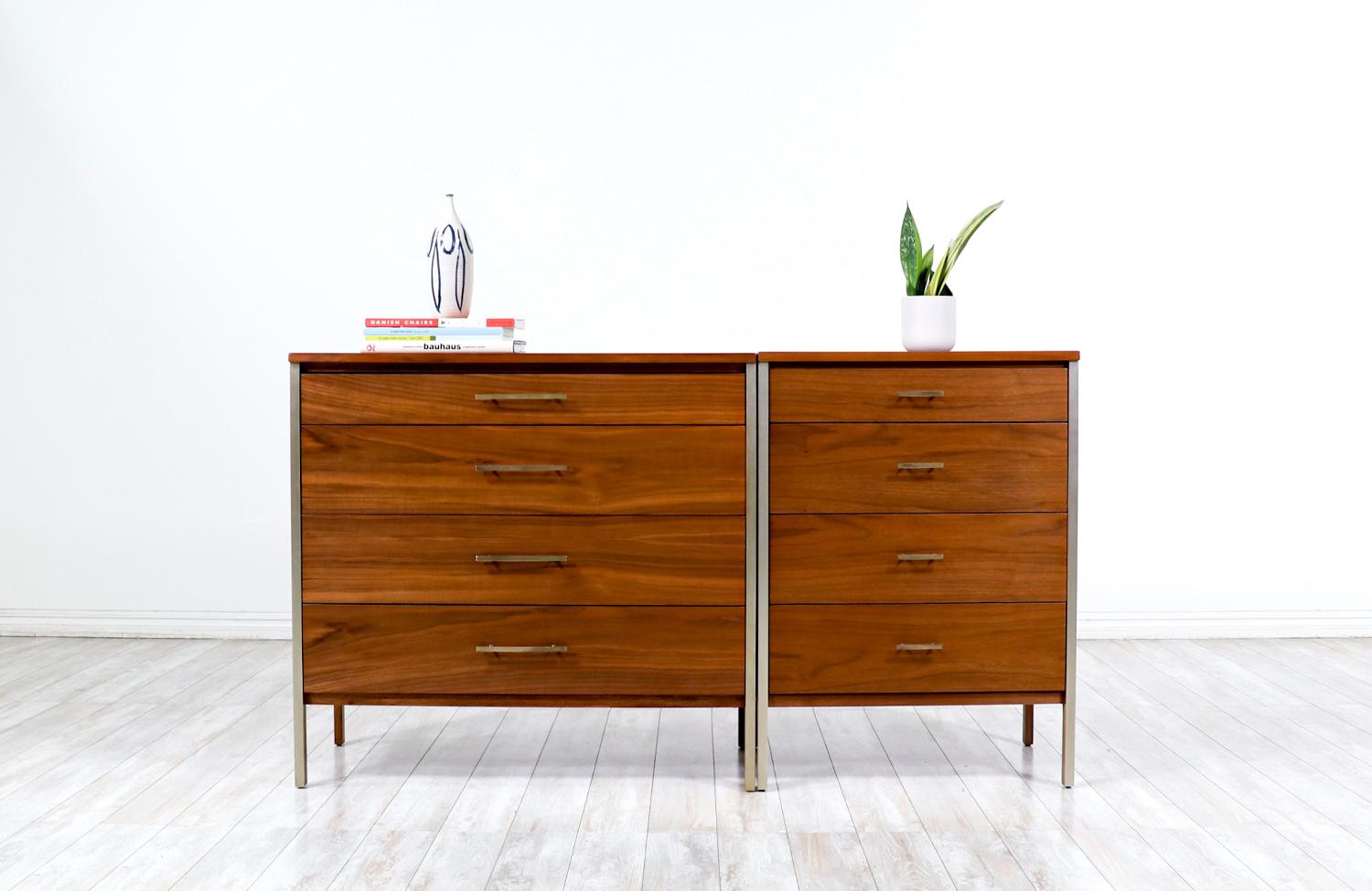 Mid-Century Modern Dresser Set with Vanity by Paul McCobb for Calvin Furniture In Excellent Condition In Los Angeles, CA