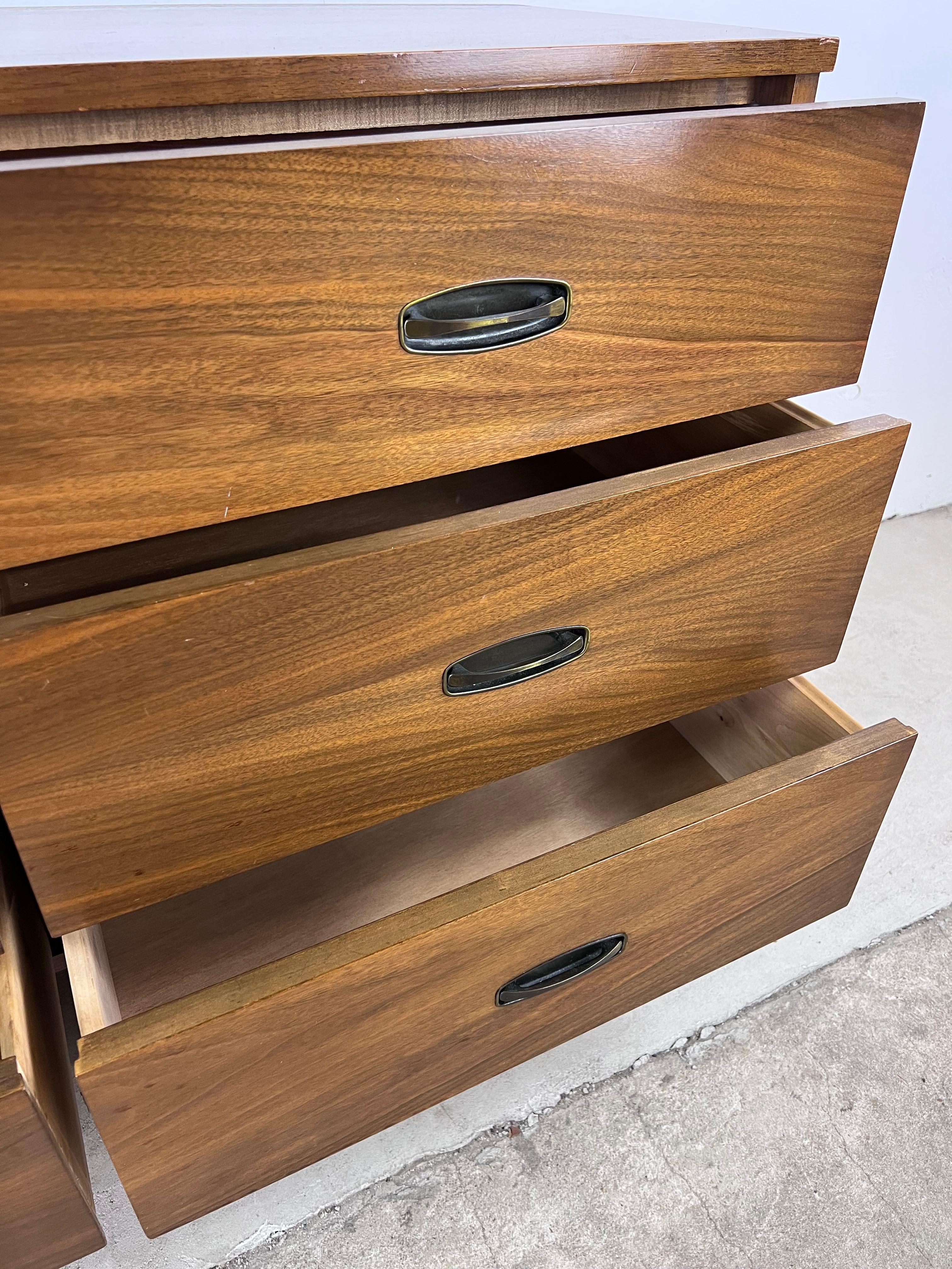 Mid-20th Century Mid-Century Modern Dresser with 9 Drawers by Rug Furniture