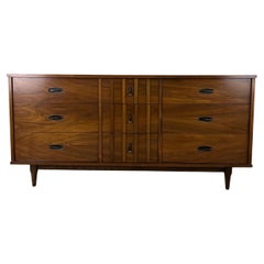 Mid-Century Modern Dresser with 9 Drawers by Rug Furniture