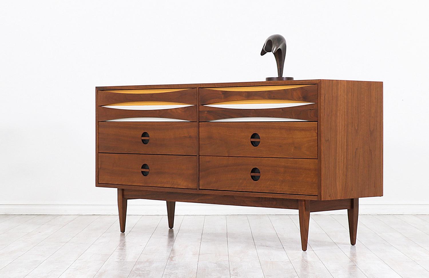 Mid-Century Modern Dresser with Lacquered Bowtie Style Drawers In Excellent Condition In Los Angeles, CA