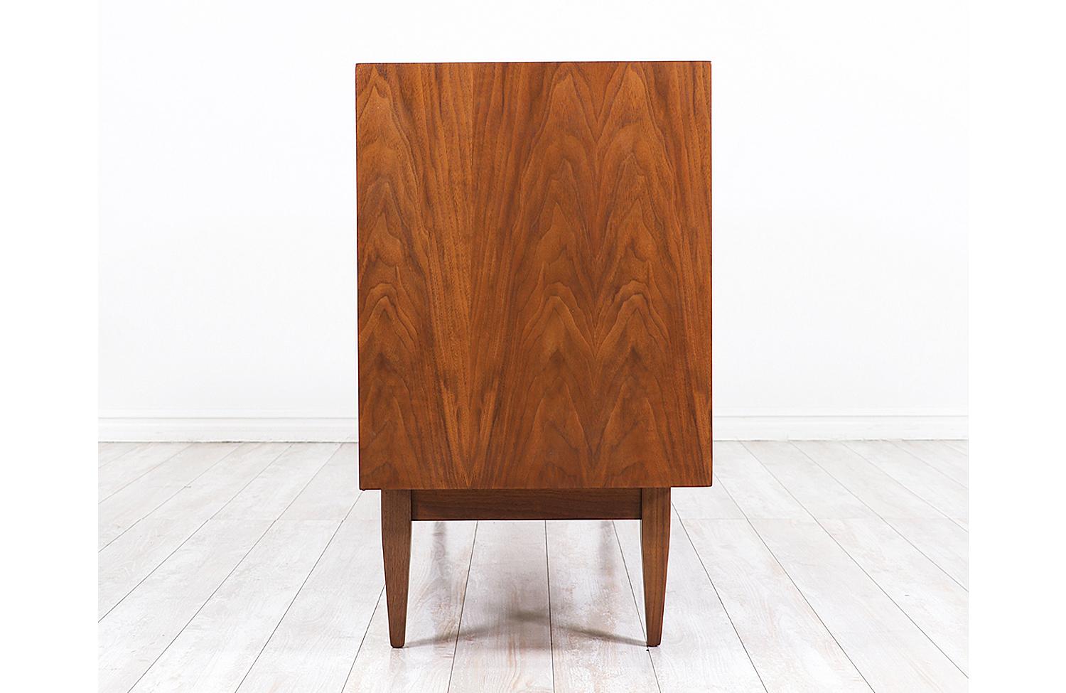 Mid-20th Century Mid-Century Modern Dresser with Lacquered Bowtie Style Drawers