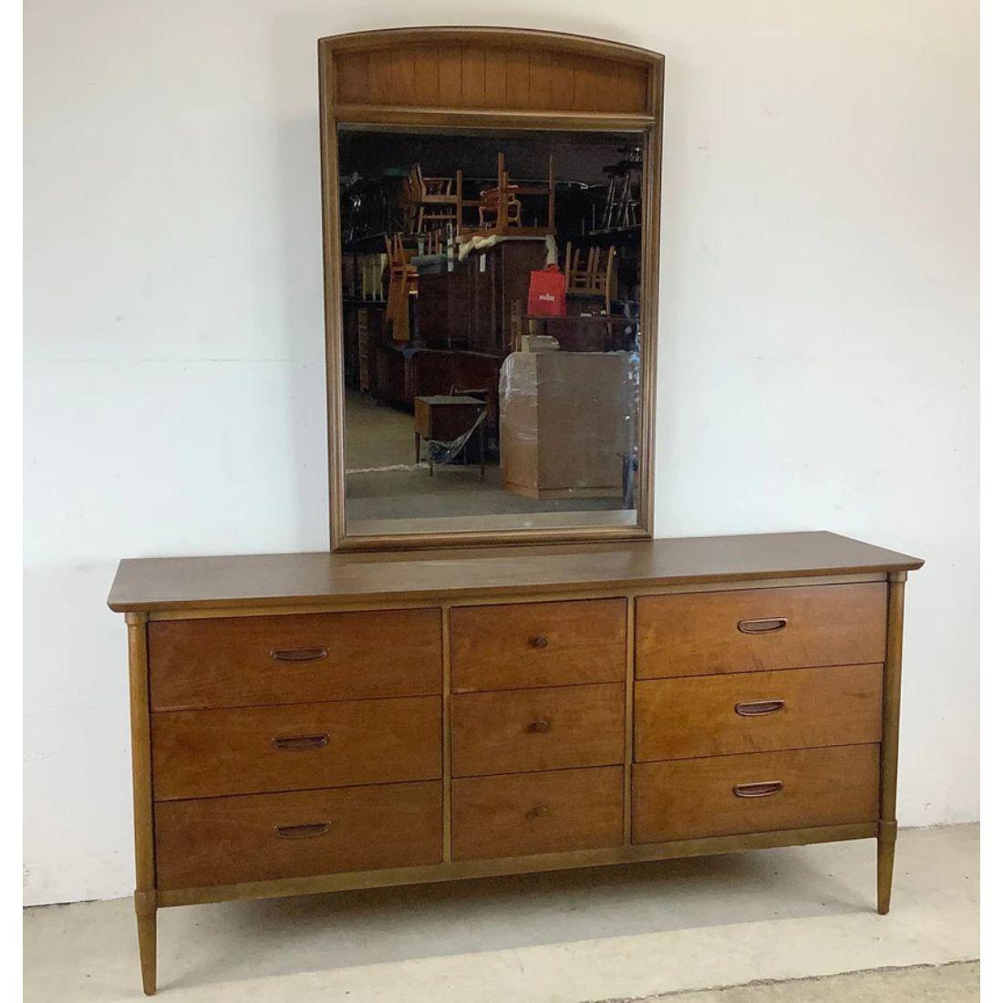 Mid-Century Modern Commode moderne du milieu du siècle avec miroir de Lane Furniture en vente