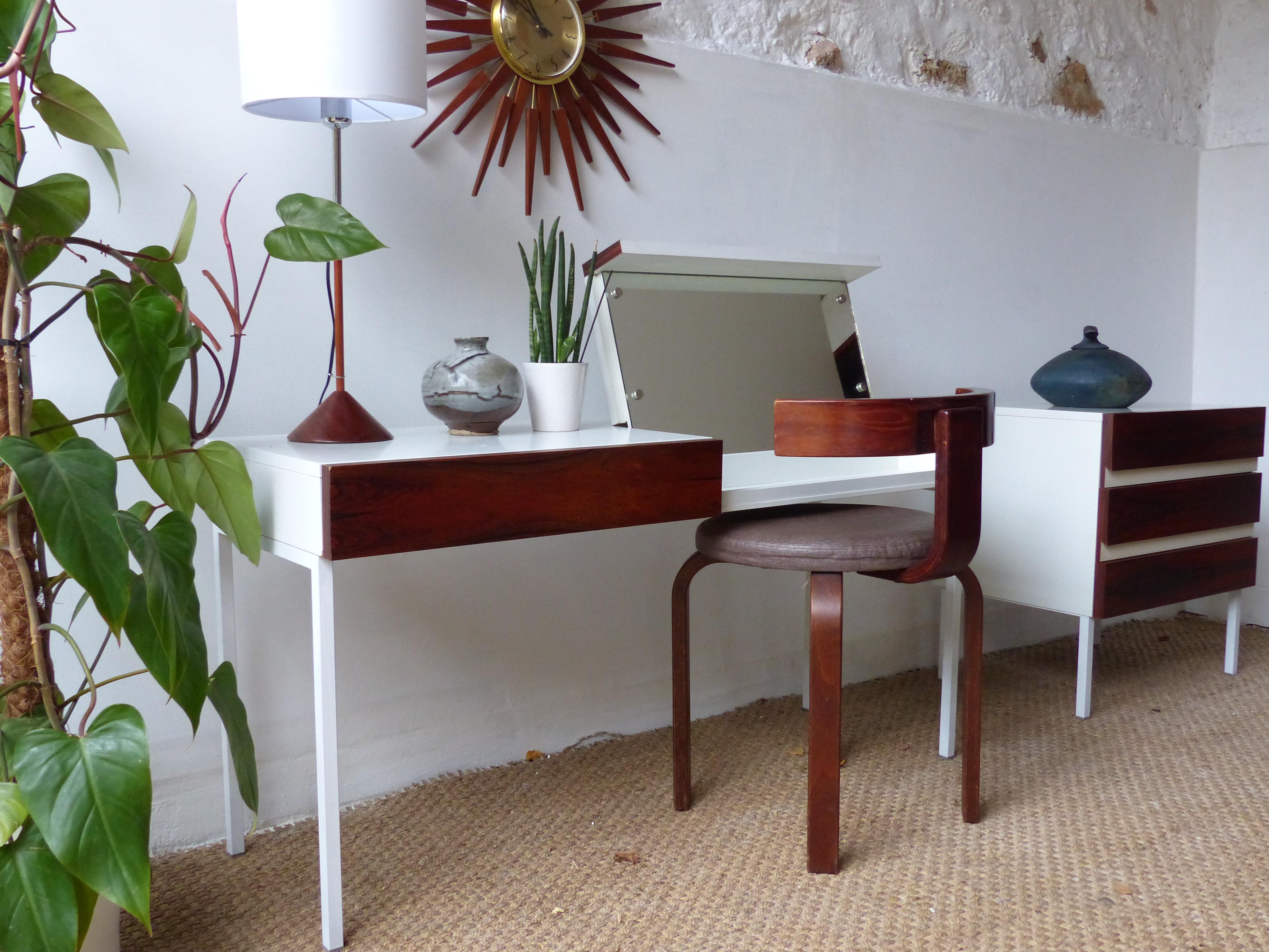 Lacquered Mid-Century Modern Dressing Table in Rosewood Interlubke