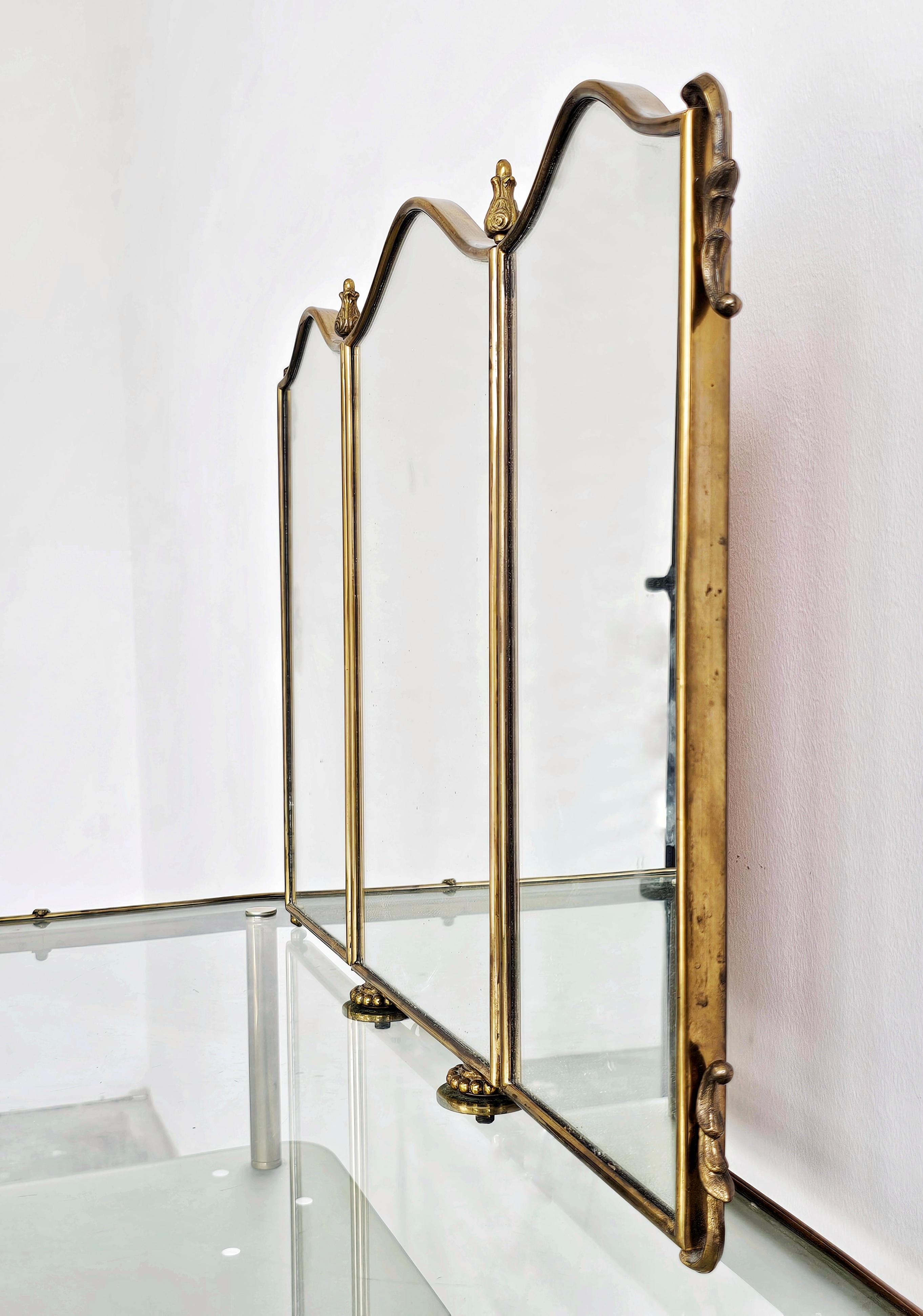 Mid Century Modern Dressing Table with Triptych Mirror by Luigi Brusotti In Good Condition For Sale In Beograd, RS