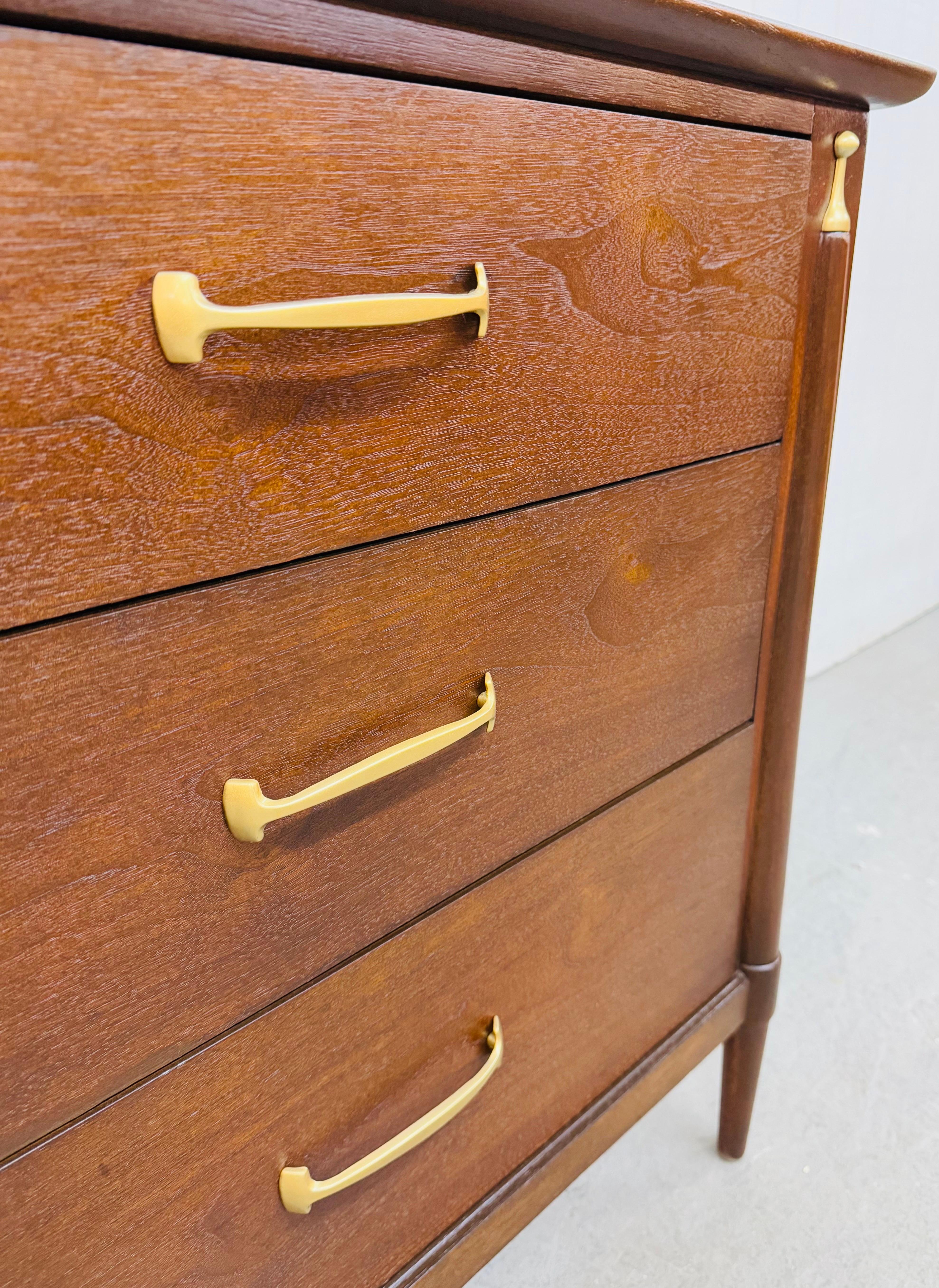 Mid-Century Modern Drexel 6-Drawer Walnut Dresser 2