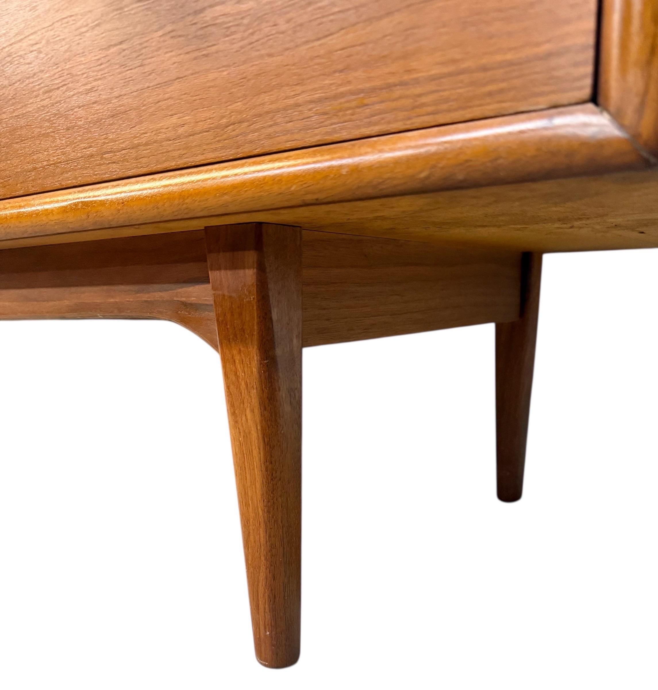 Mid-Century Modern Drexel Declaration 10-Drawer Walnut Dresser For Sale 4