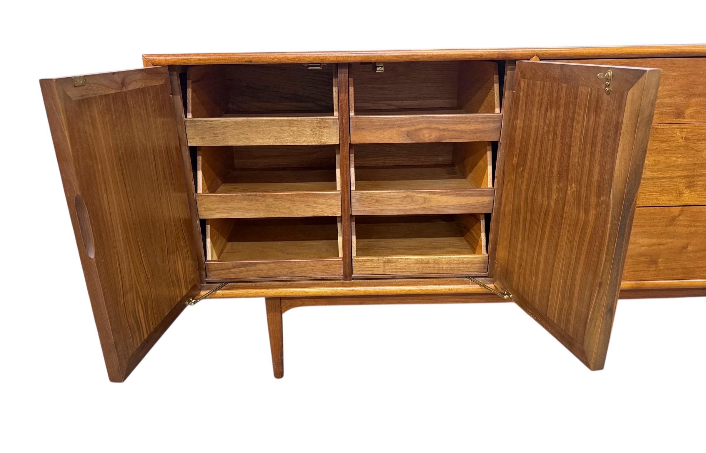 Milk Glass Mid-Century Modern Drexel Declaration 10-Drawer Walnut Dresser For Sale