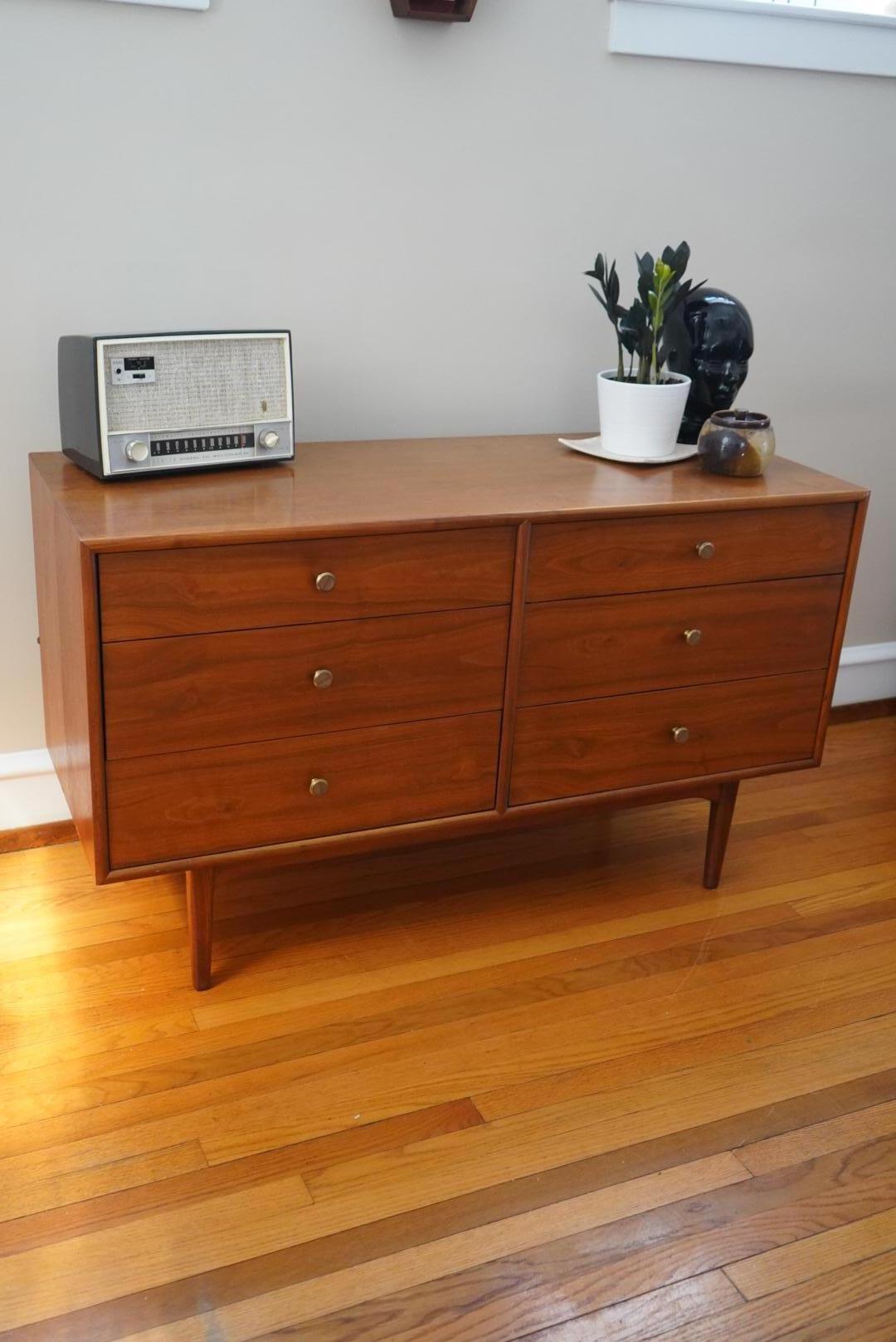 Mid-Century Modern Drexel Declaration 6 Drawer Dresser In Good Condition In Wilmington, DE