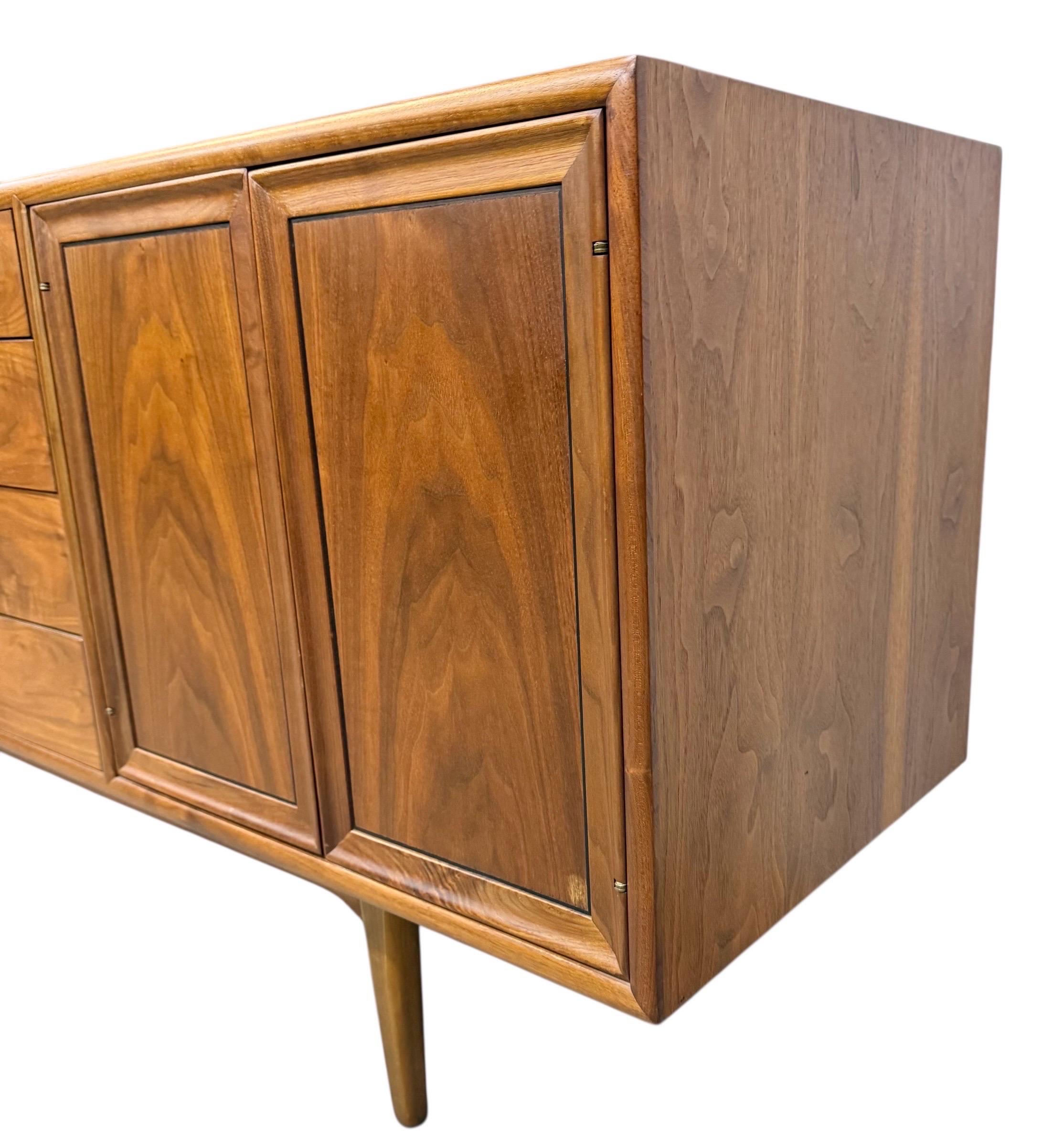 Mid-Century Modern Drexel Declaration Walnut 2-Piece China Cabinet For Sale 3