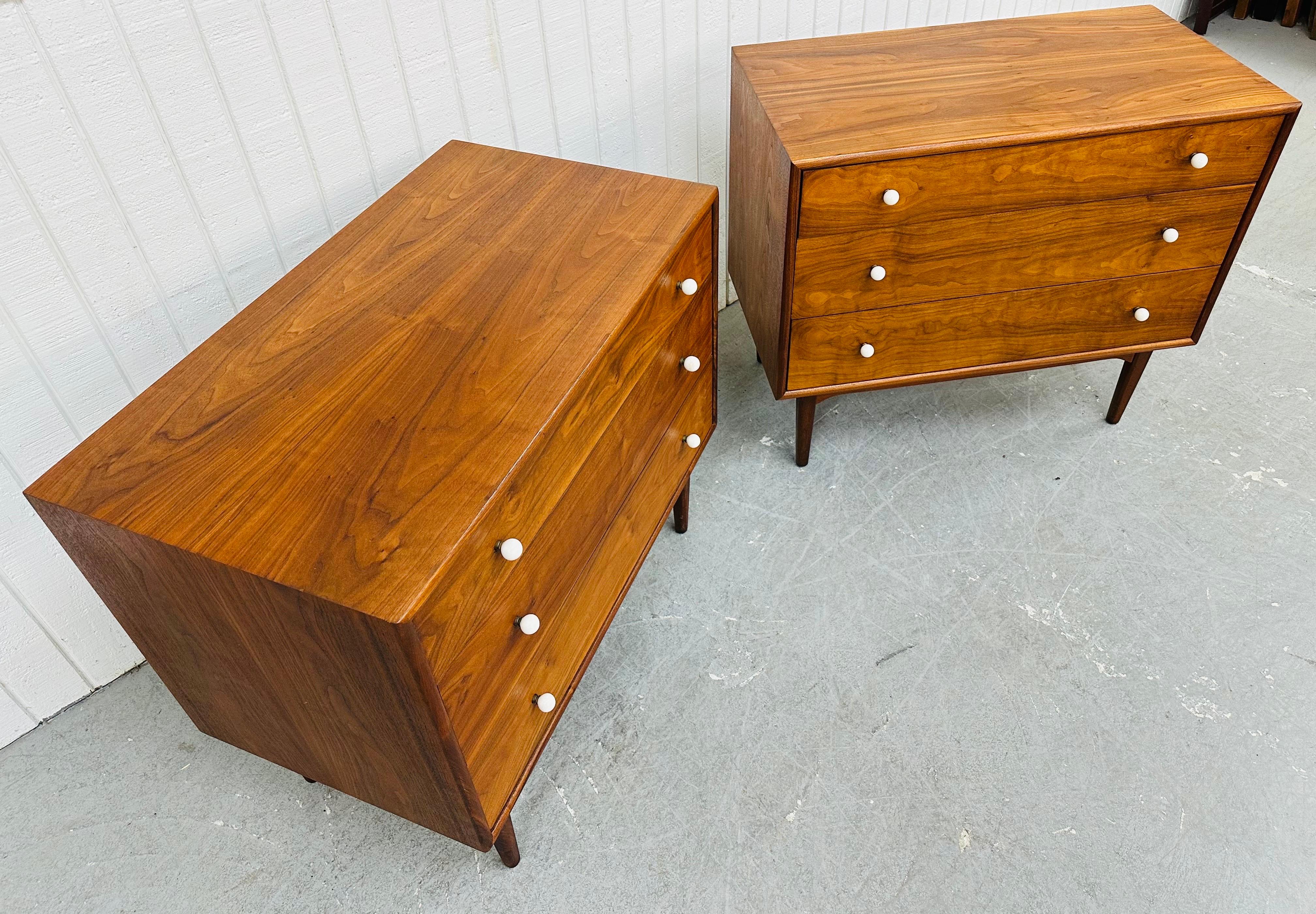 Mid-Century Modern Drexel Declaration Walnut Bachelor Chests - Set of 2 In Good Condition In Clarksboro, NJ