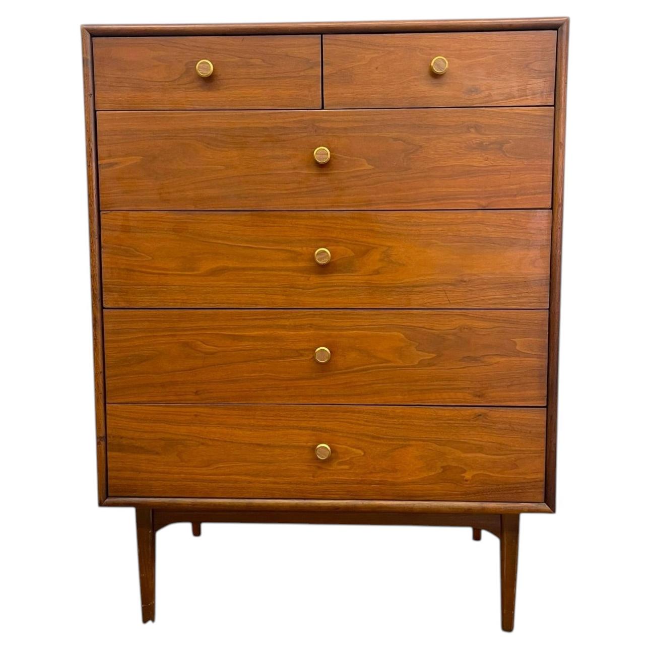 Commode haute « Drexel Declaration » en noyer, style « Mid-Century Modern », par Kipp Stewart