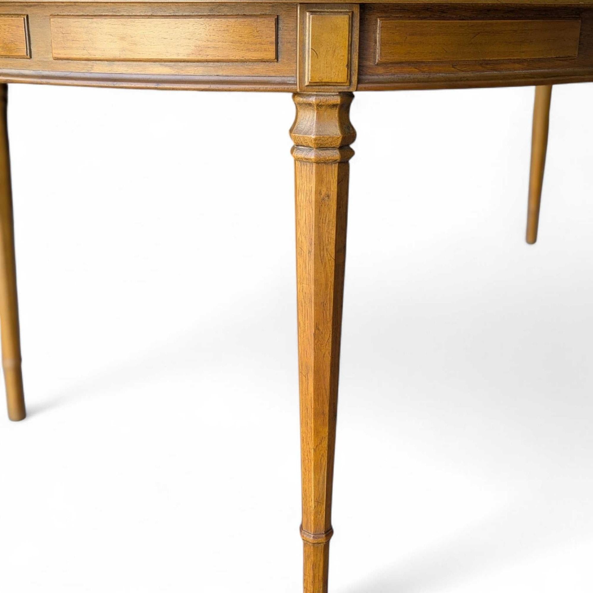 Mid-Century Modern Drexel Esperanto Walnut Oval Extension Dining Table in vendita 2