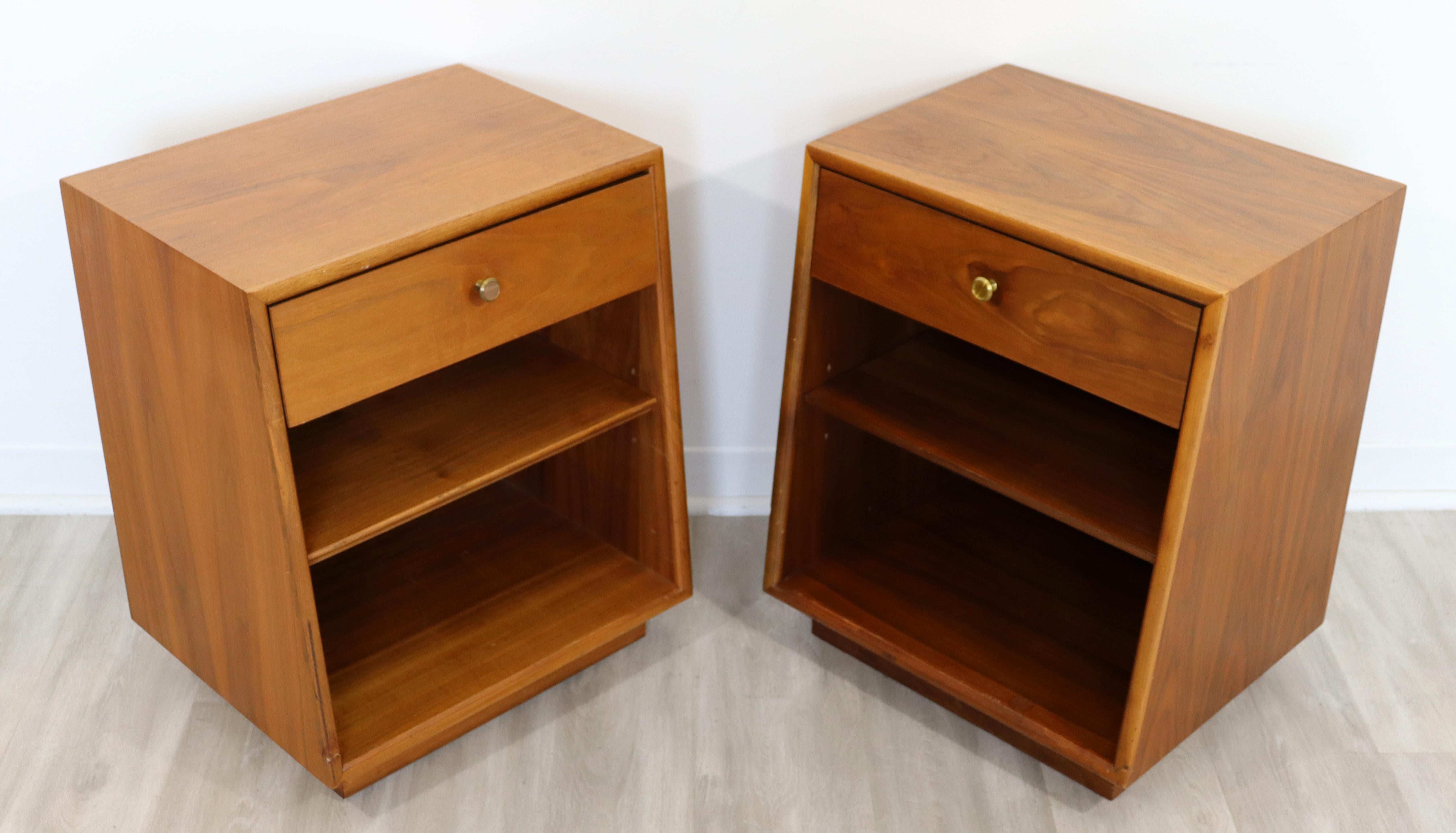 For your consideration is a delightful pair of Drexel side tables or nightstands, with one drawer and one shelf each, circa the 1960s. In excellent vintage condition. The dimensions are 20