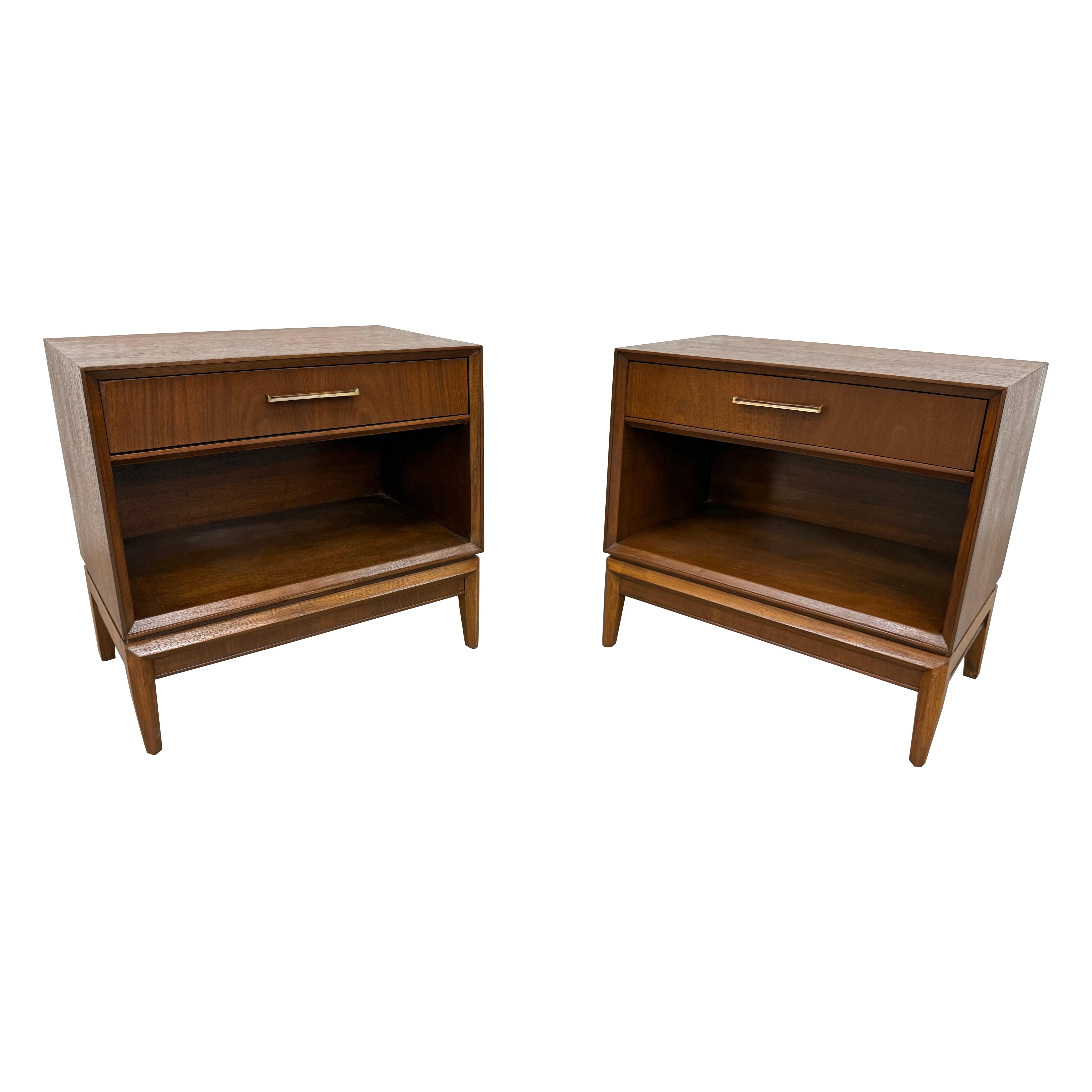 Mid-Century Modern Drexel Pinnacle Walnut Nightstands - Set of 2