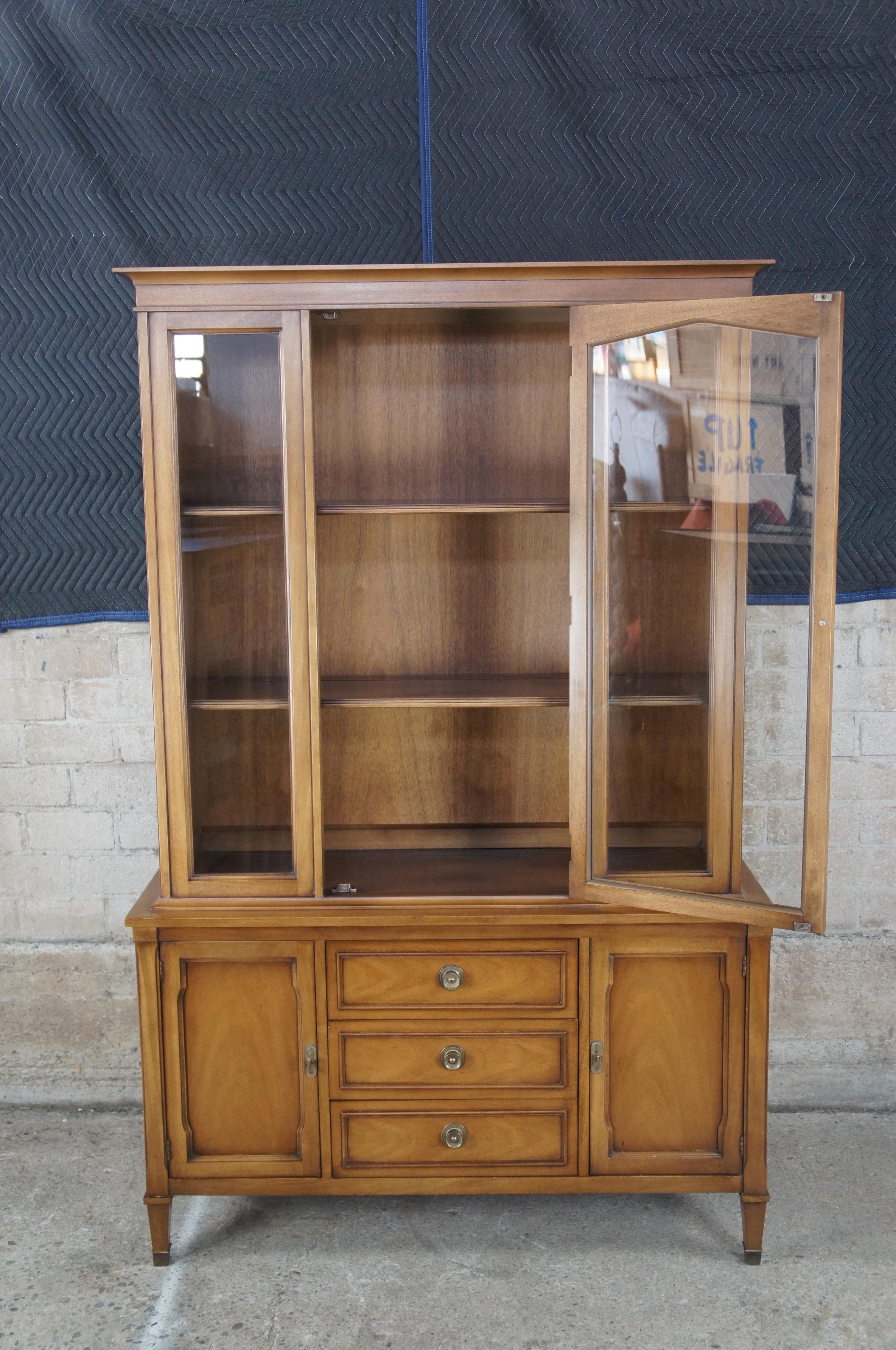 Mid-Century Modern Drexel Triune Mahogany China Hutch Display Cabinet Cupboard In Good Condition In Dayton, OH