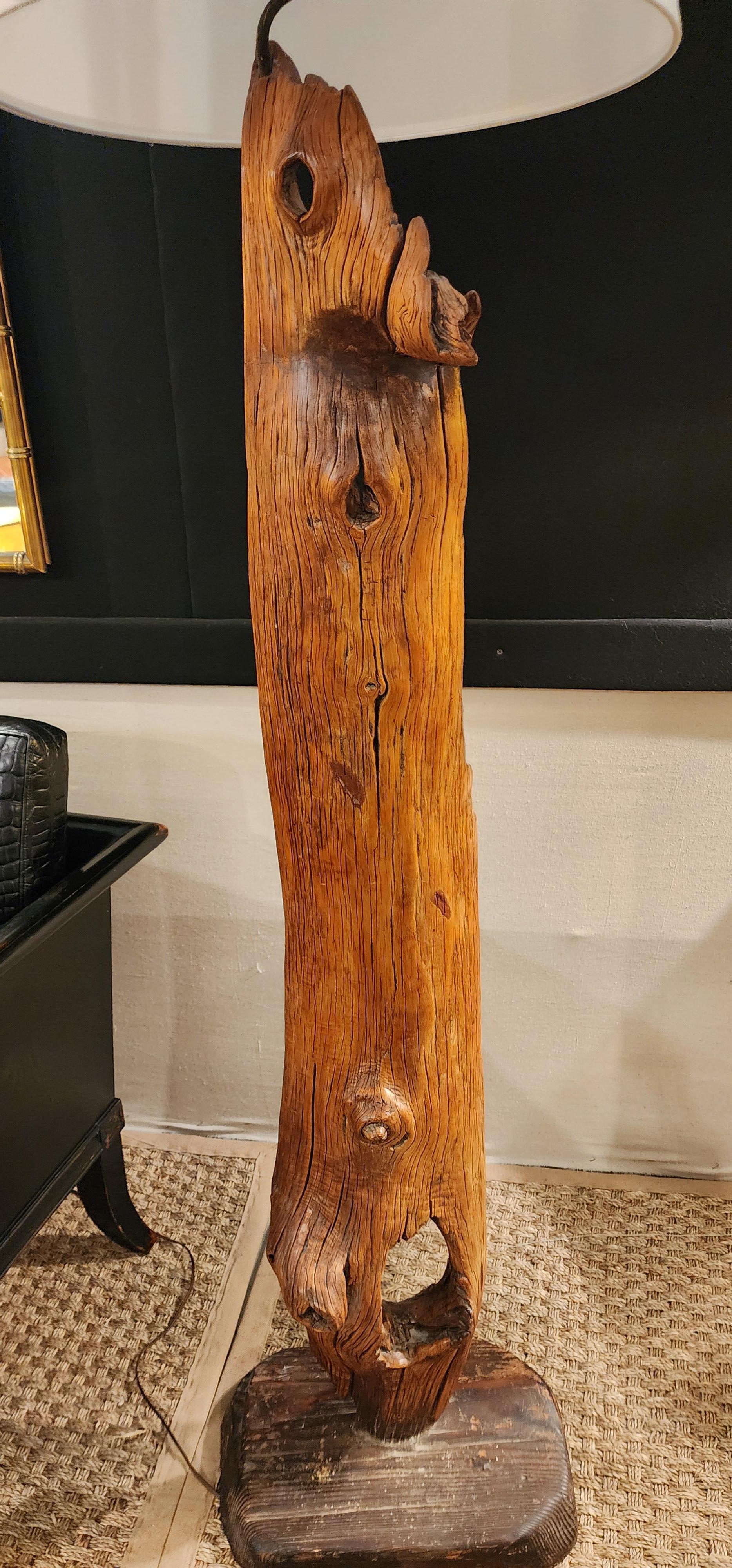 Lámpara de pie Mid Century Modern Driftwood Madera flotante en venta