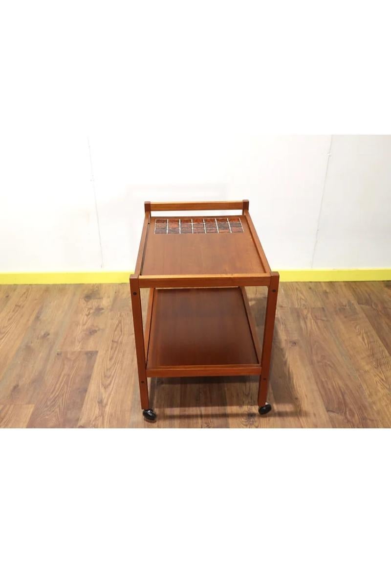 Mid Century Modern Drinks Trolley Bar Cart Danish Style Vintage Teak In Good Condition For Sale In Los Angeles, CA