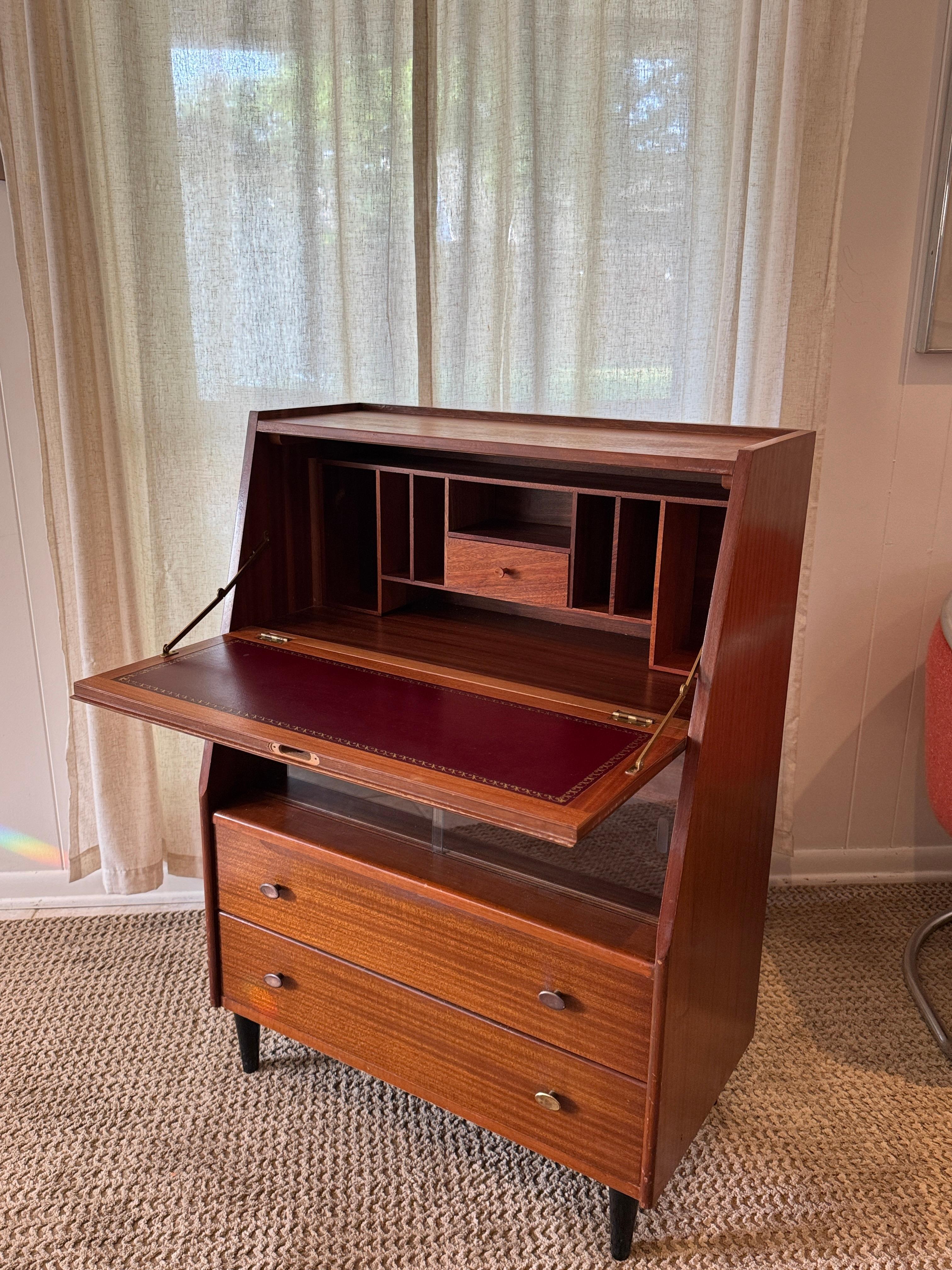 Meuble de bureau moderne du milieu du siècle dernier, fabriqué par Lebus, vers les années 1960. en vente 4